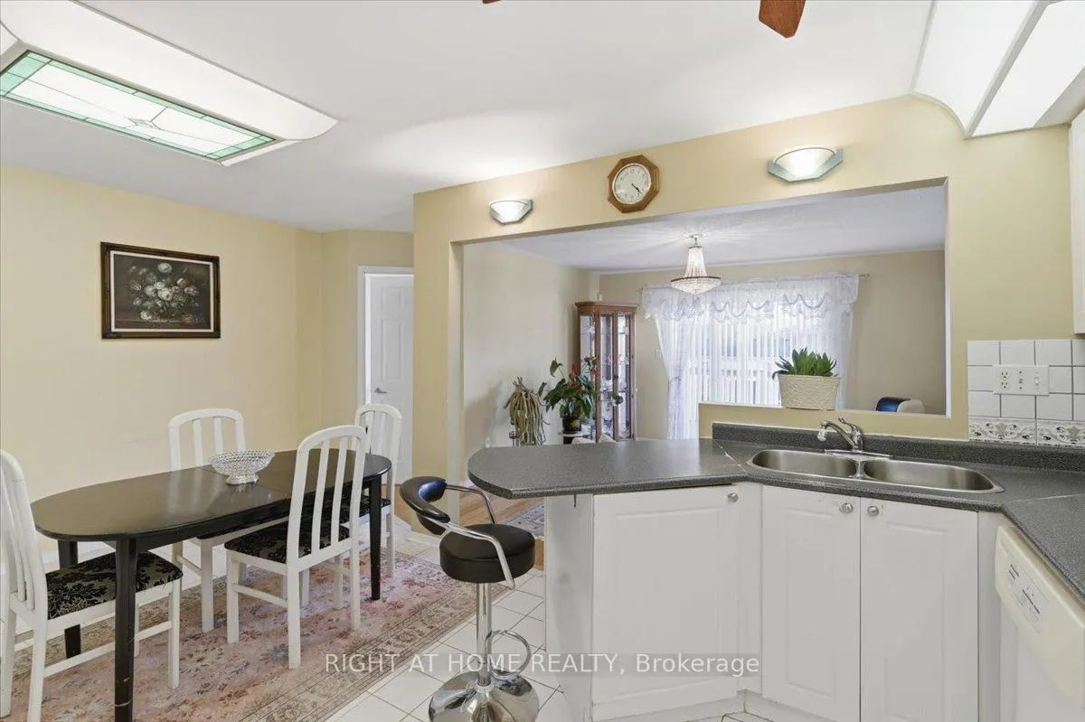 Photo 4 of 1349 Eagle Crescent, Peterborough, Monaghan Ward 2 — HOMEH