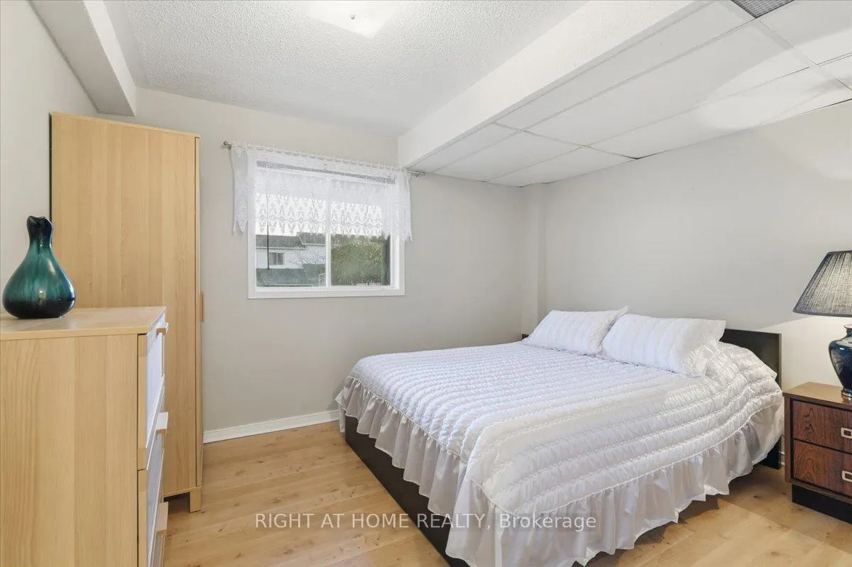 Photo 16 of 1349 Eagle Crescent, Peterborough, Monaghan Ward 2 — HOMEH