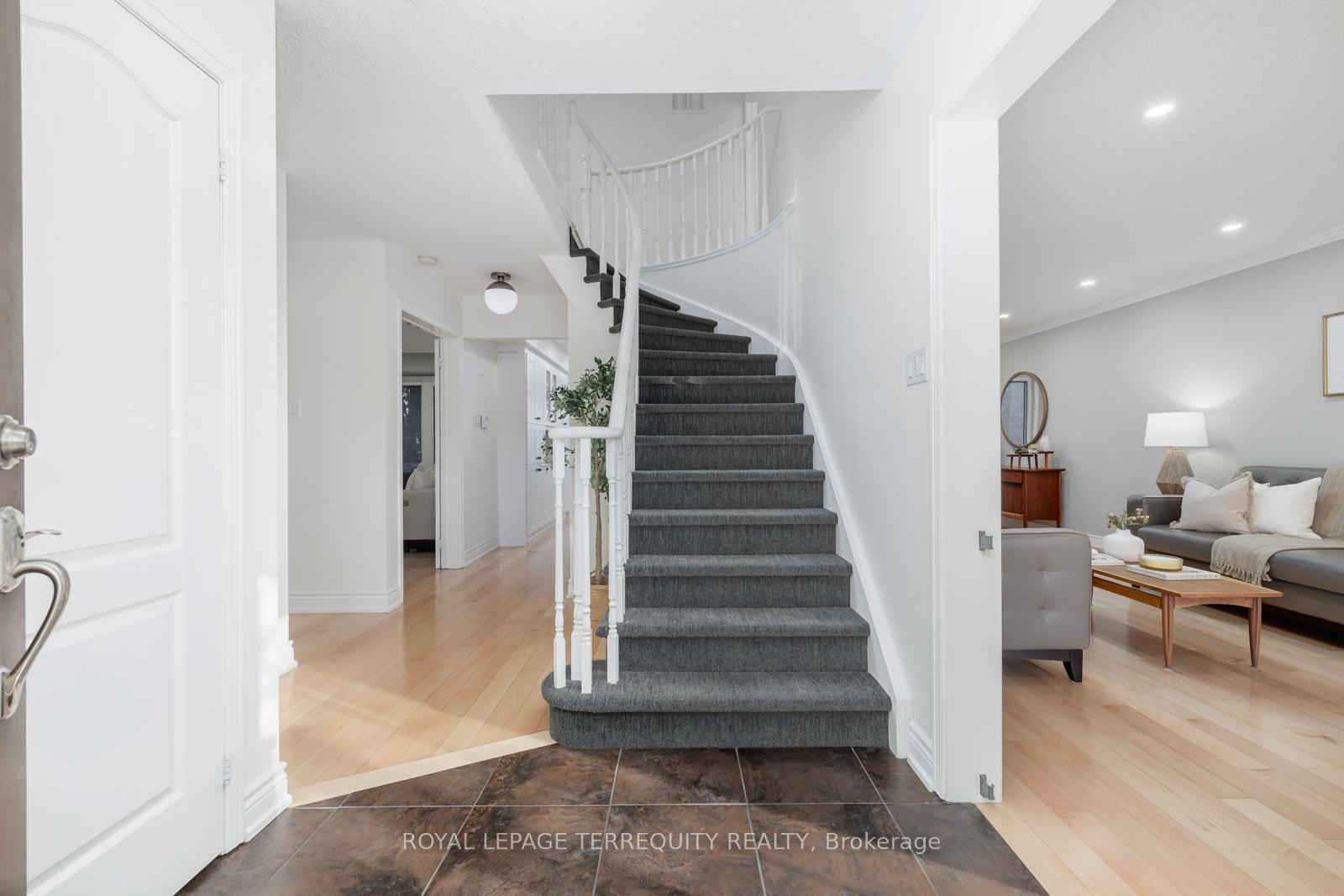 Photo 3 of 19 Moonstone Drive, Whitby, Lynde Creek — HOMEH