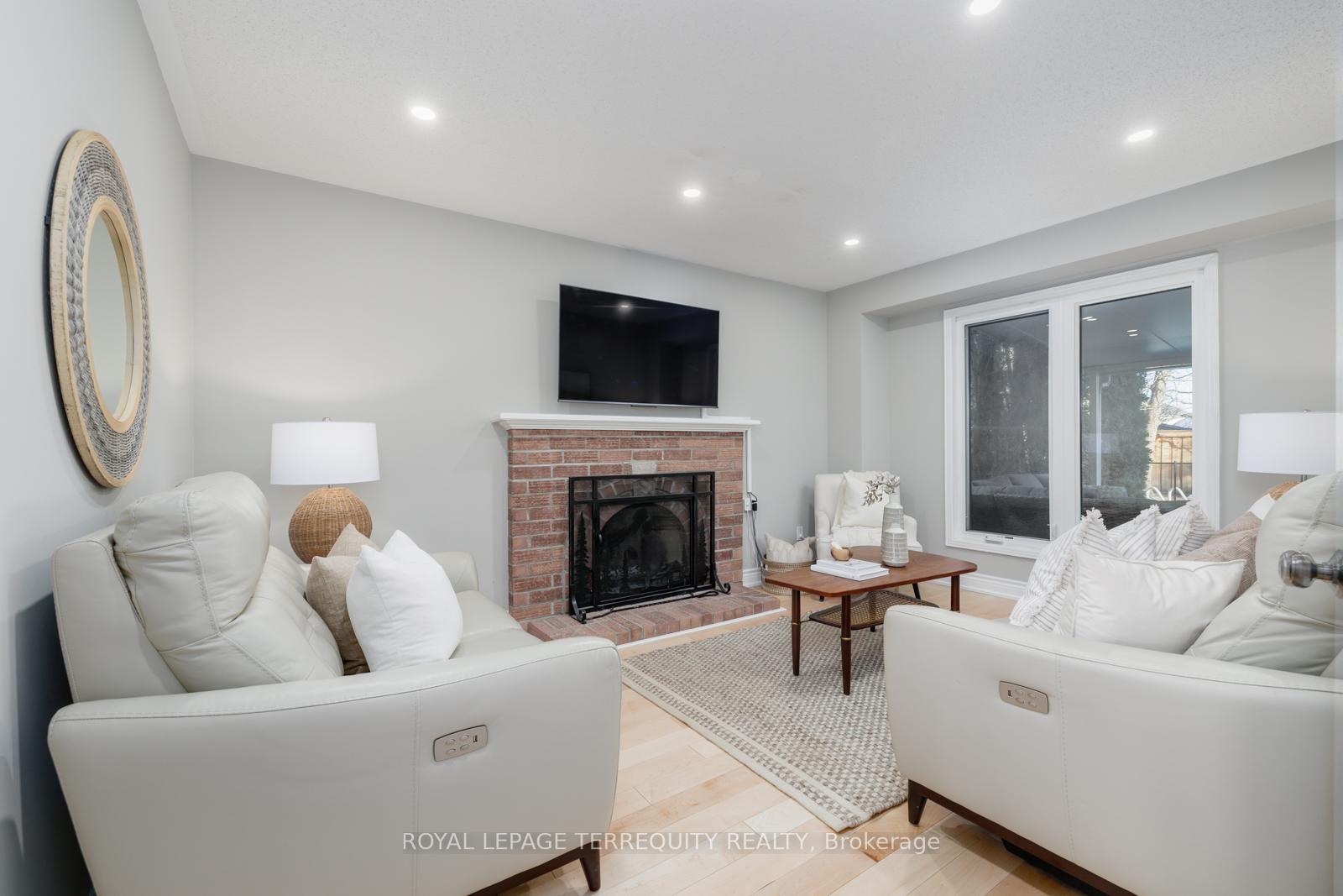 Photo 8 of 19 Moonstone Drive, Whitby, Lynde Creek — HOMEH