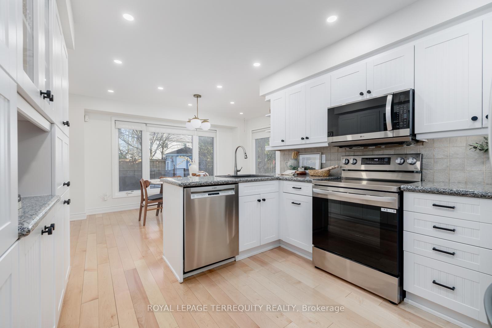 Photo 10 of 19 Moonstone Drive, Whitby, Lynde Creek — HOMEH
