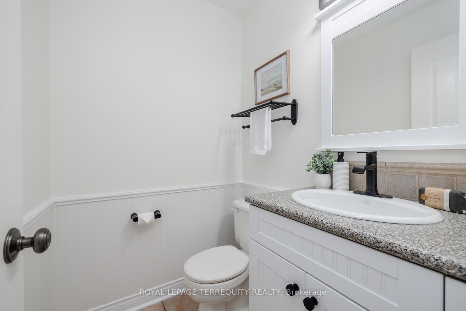 Photo 14 of 19 Moonstone Drive, Whitby, Lynde Creek — HOMEH