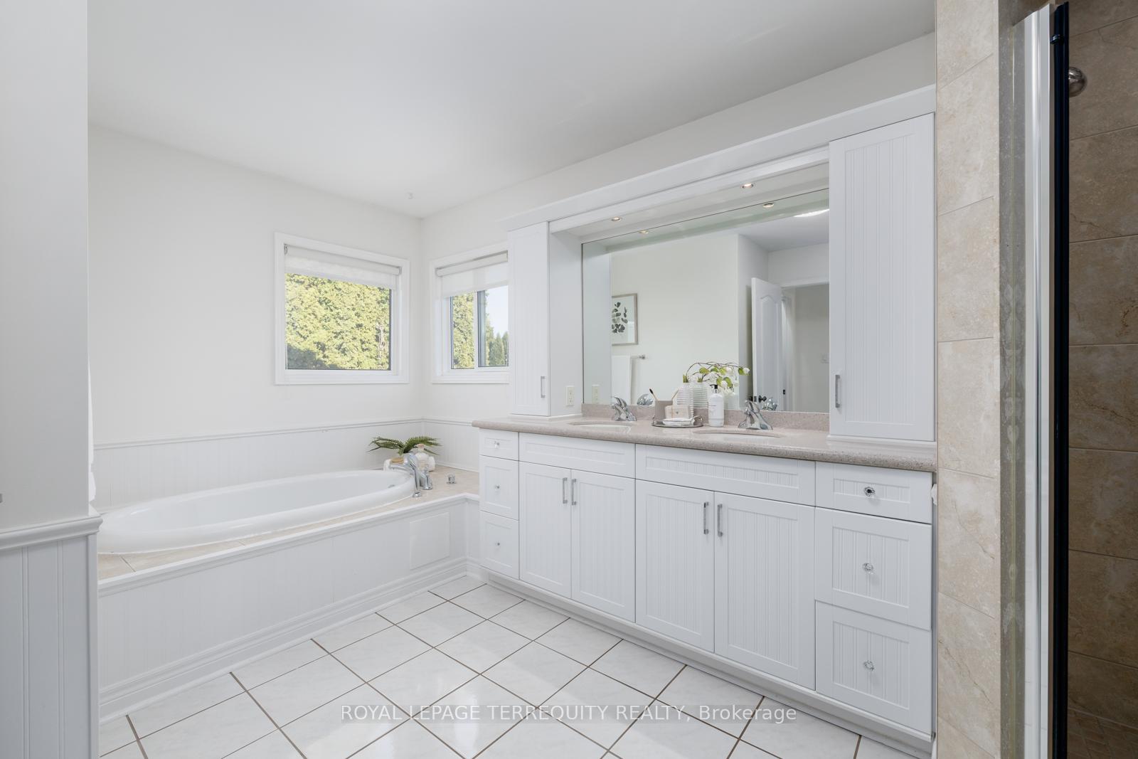 Photo 20 of 19 Moonstone Drive, Whitby, Lynde Creek — HOMEH