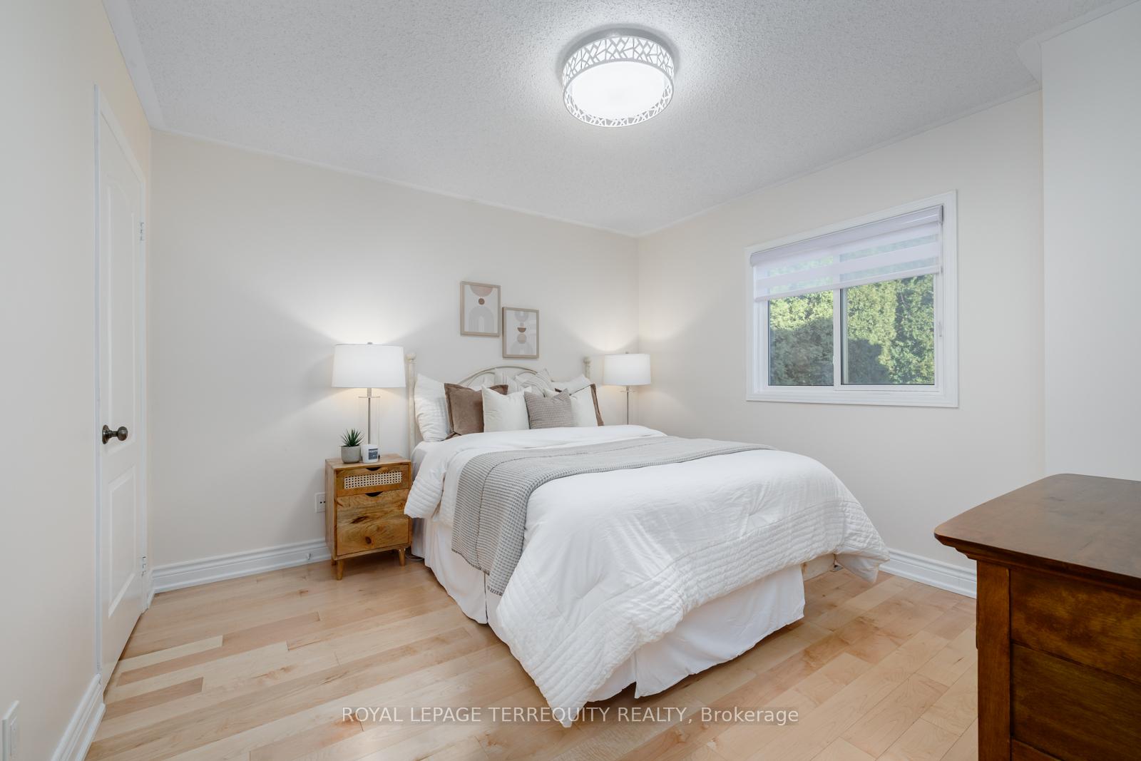 Photo 21 of 19 Moonstone Drive, Whitby, Lynde Creek — HOMEH