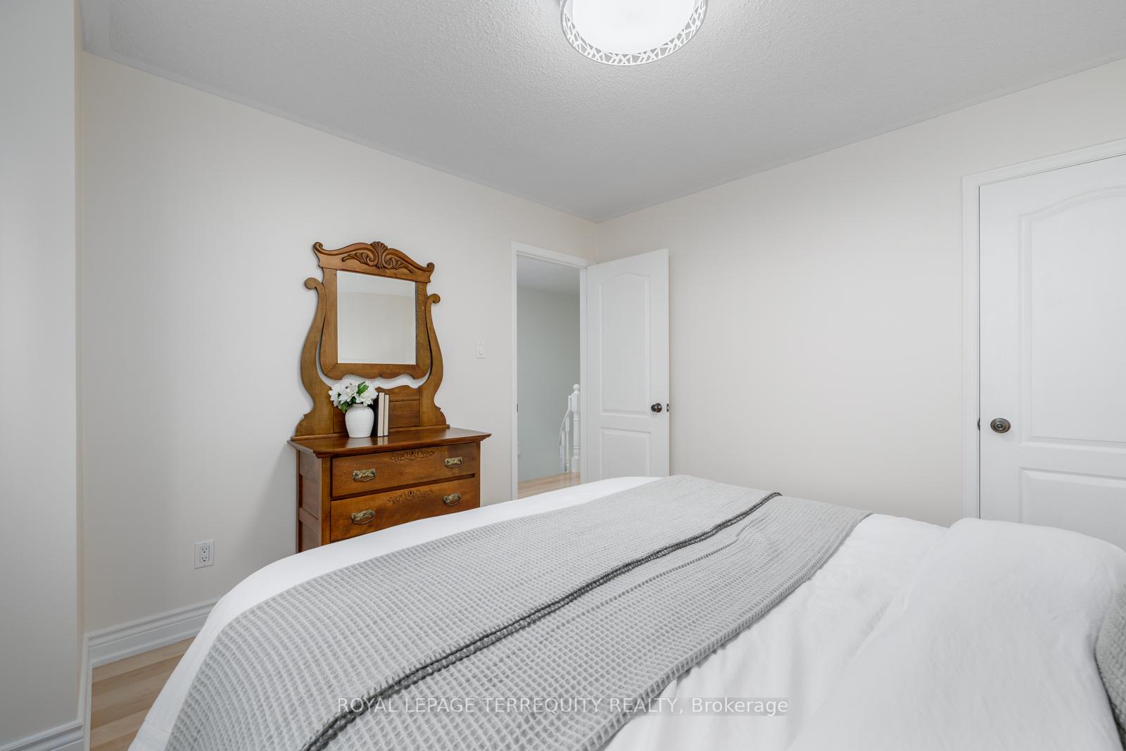 Photo 22 of 19 Moonstone Drive, Whitby, Lynde Creek — HOMEH