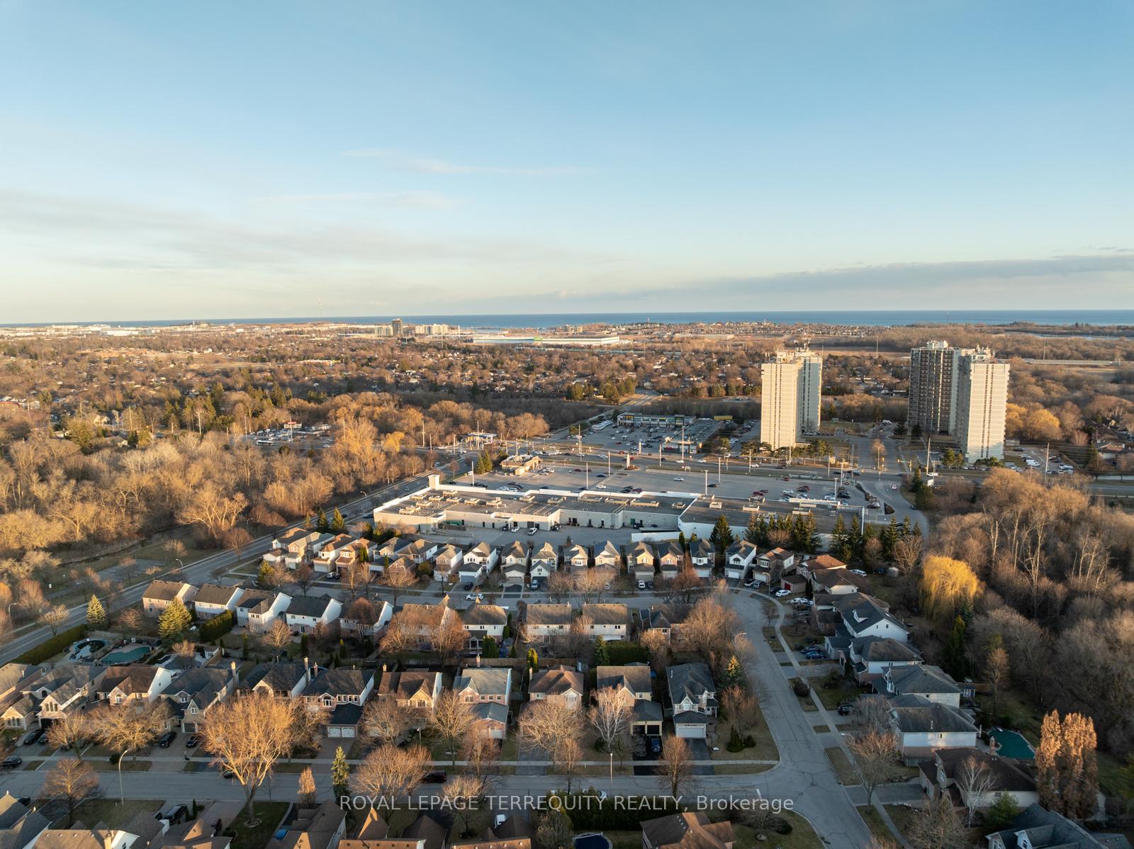 Photo 42 of 19 Moonstone Drive, Whitby, Lynde Creek — HOMEH