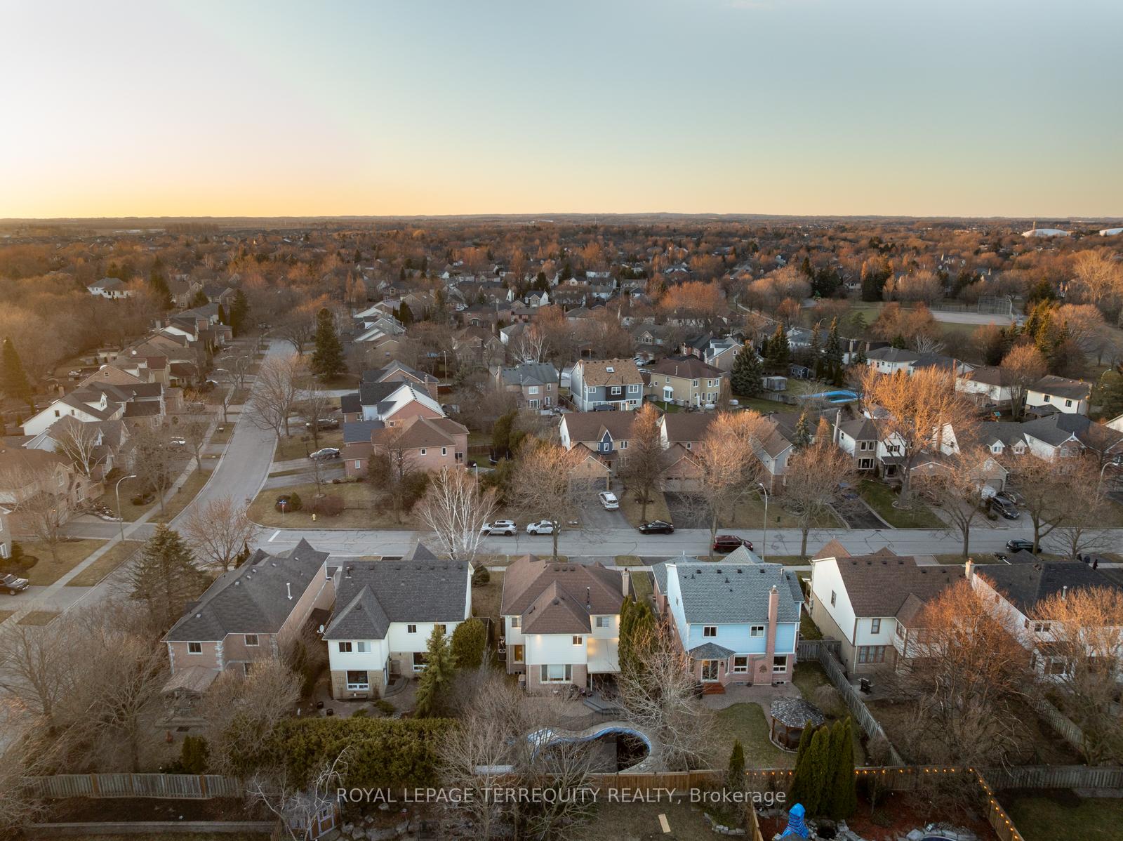 Photo 43 of 19 Moonstone Drive, Whitby, Lynde Creek — HOMEH