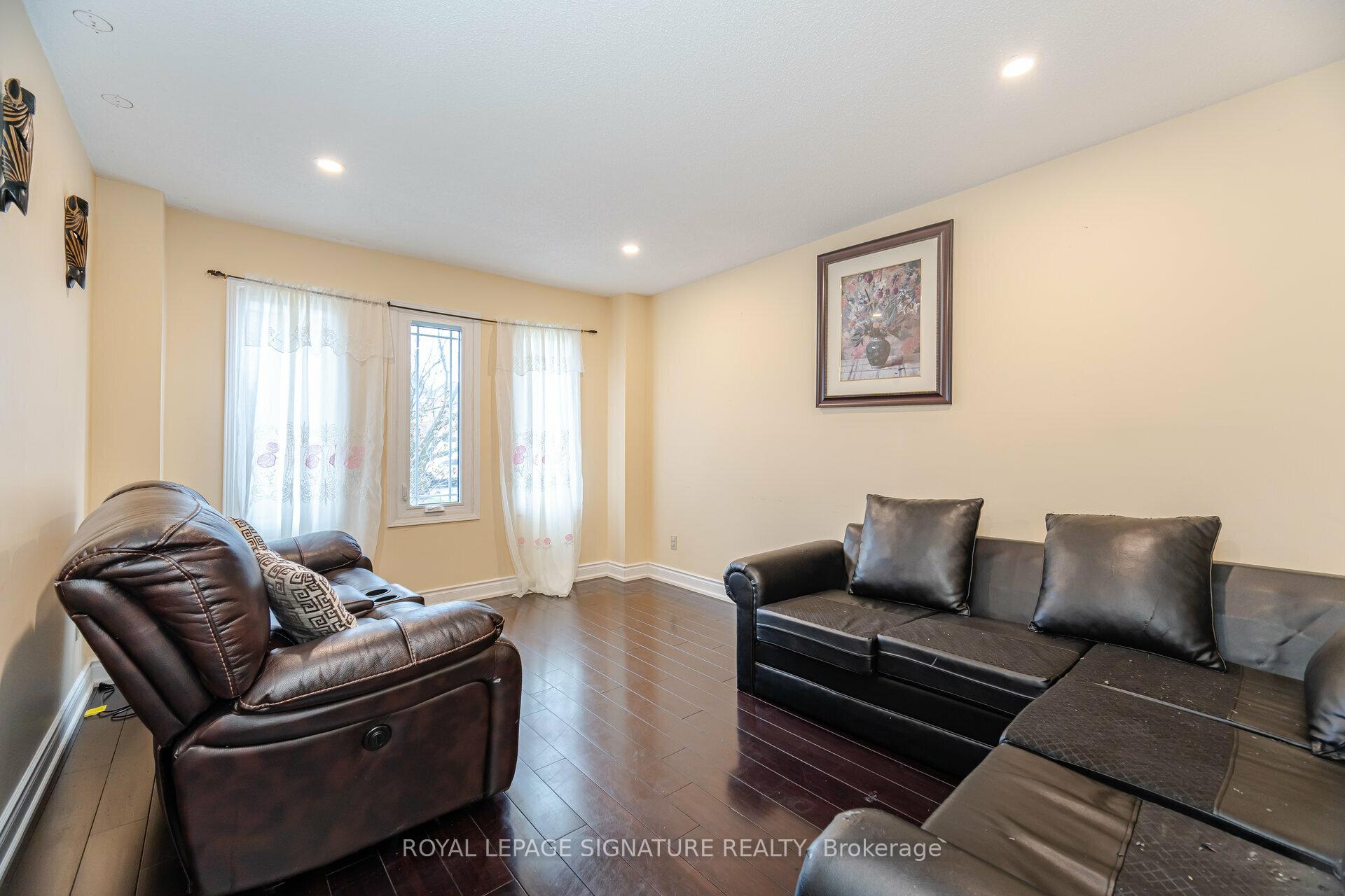 Photo 3 of 991 Rambleberry Avenue, Pickering, Liverpool — HOMEH