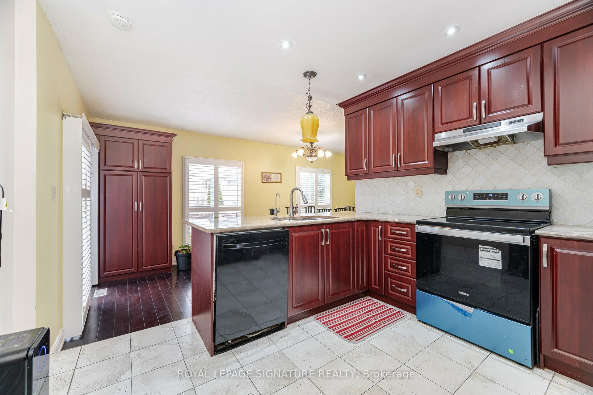 Photo 5 of 991 Rambleberry Avenue, Pickering, Liverpool — HOMEH