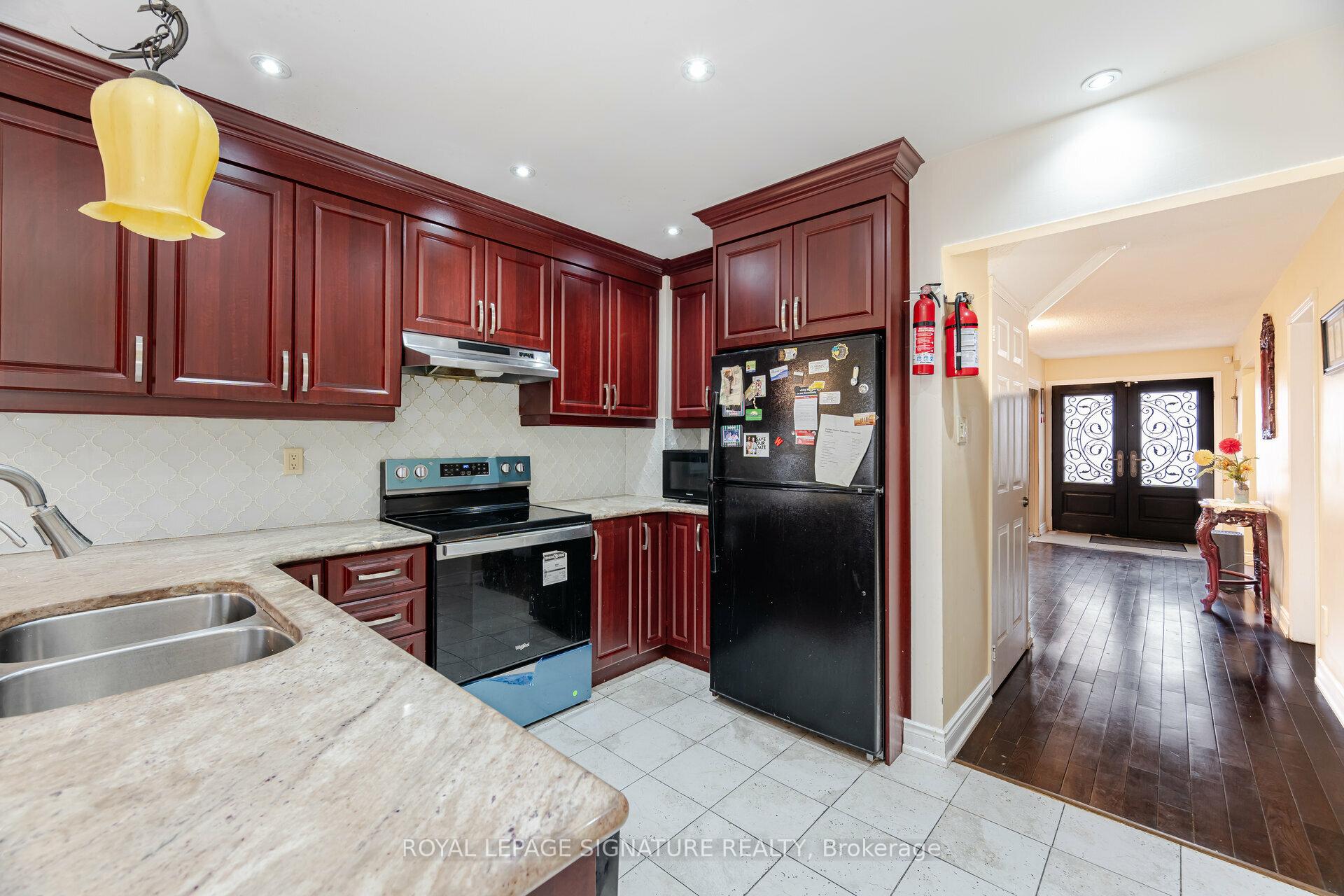 Photo 6 of 991 Rambleberry Avenue, Pickering, Liverpool — HOMEH
