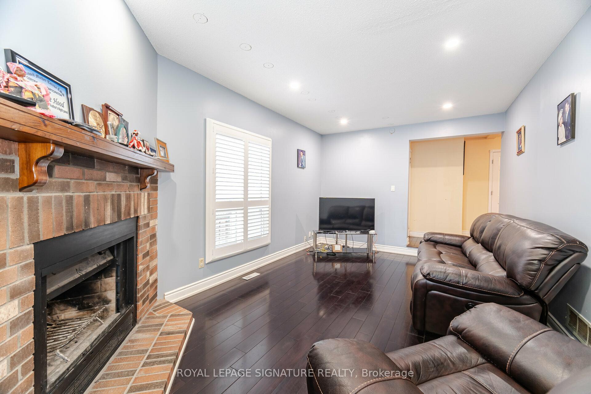 Photo 9 of 991 Rambleberry Avenue, Pickering, Liverpool — HOMEH