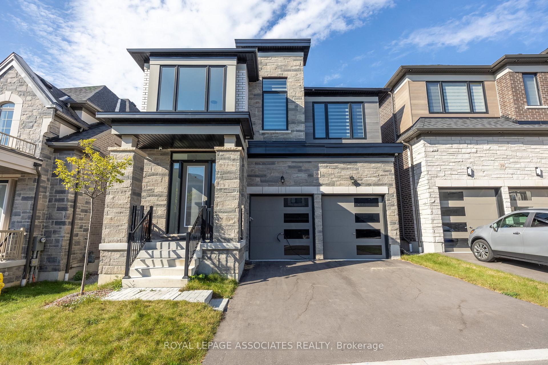 Front of Unit 38, 400 Finch Avenue