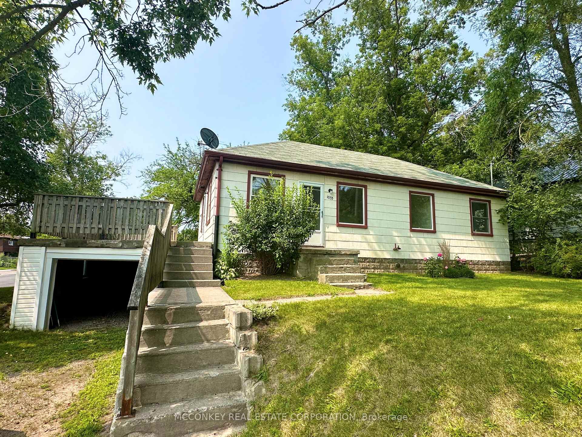 Photo 4 of 1033 Western Avenue, Peterborough, Otonabee Ward 1 — HOMEH