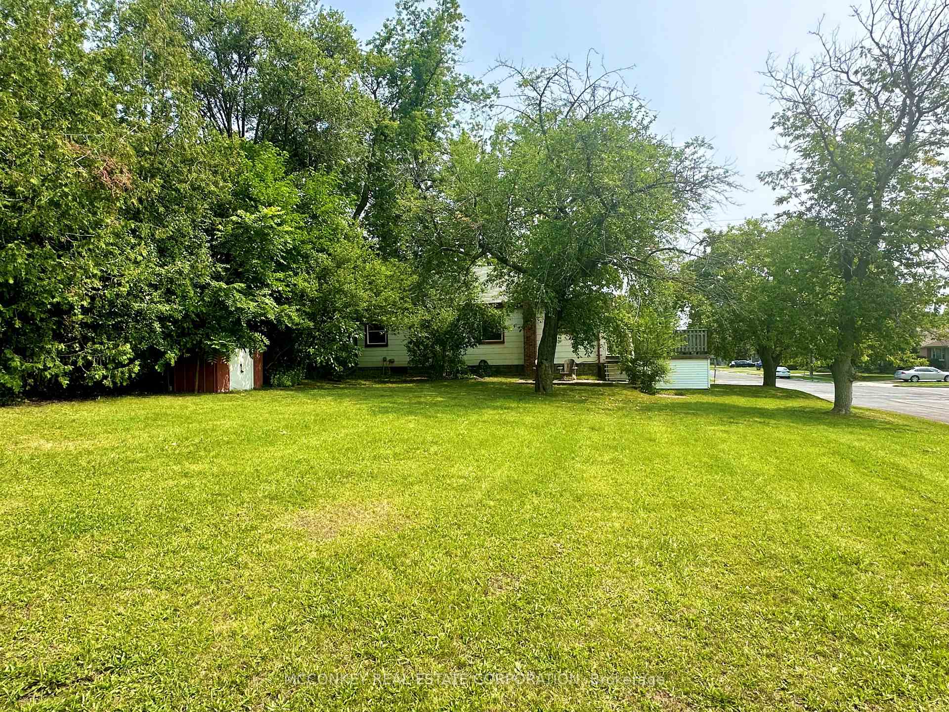 Photo 6 of 1033 Western Avenue, Peterborough, Otonabee Ward 1 — HOMEH