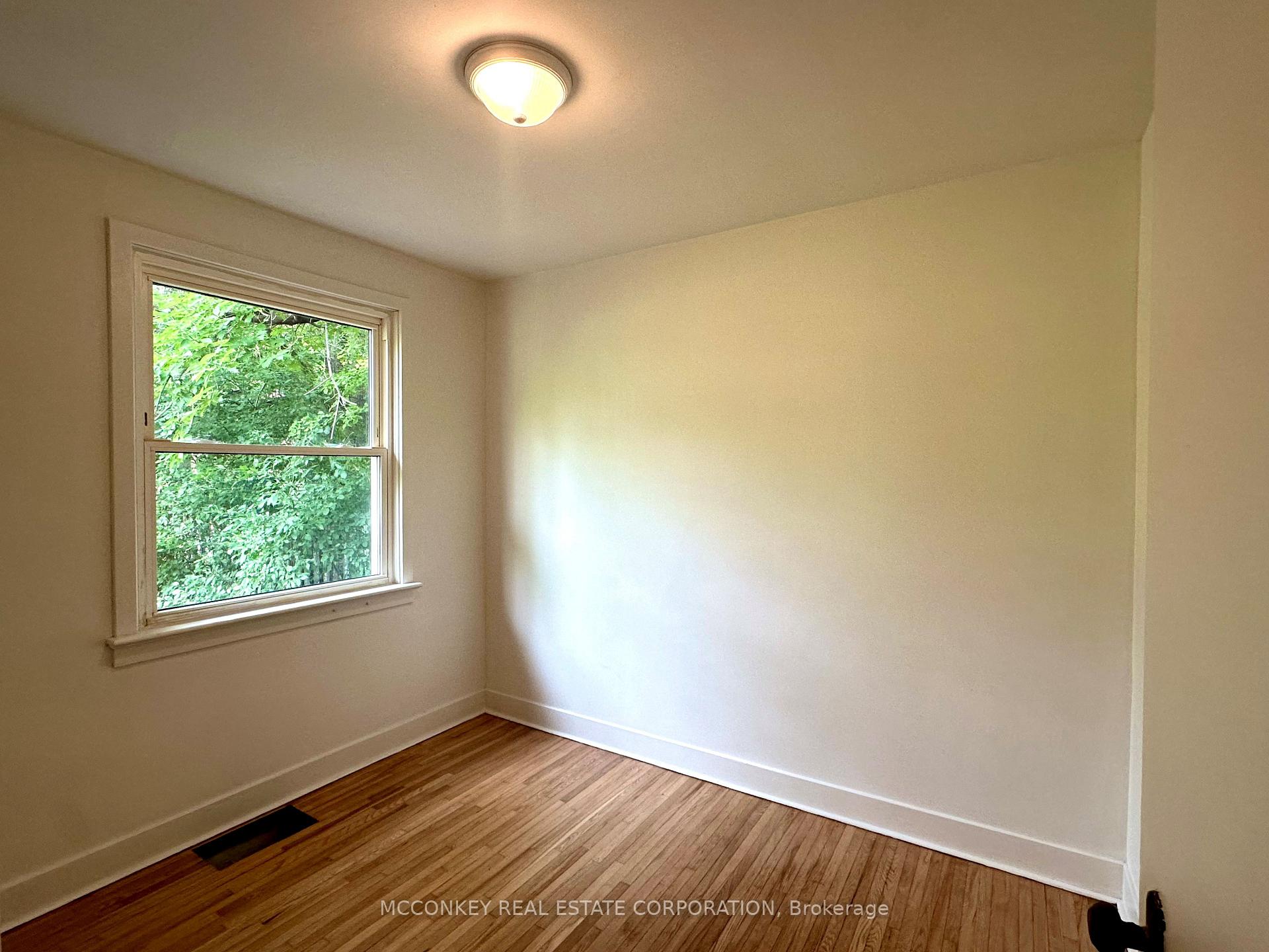 Photo 12 of 1033 Western Avenue, Peterborough, Otonabee Ward 1 — HOMEH
