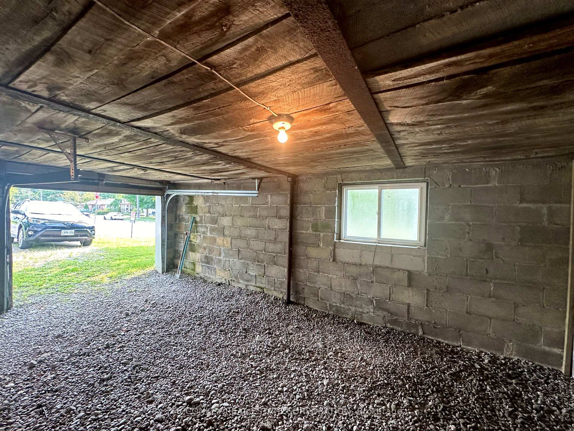 Photo 17 of 1033 Western Avenue, Peterborough, Otonabee Ward 1 — HOMEH