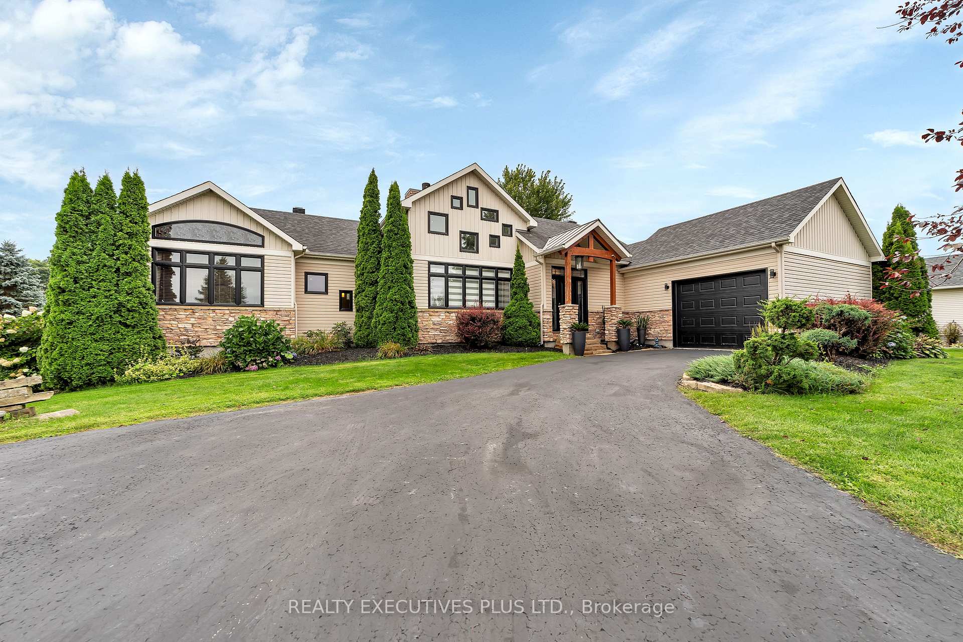 Photo 2 of 1198 Fieldown Street, Ottawa, Cumberland Ridge — HOMEH
