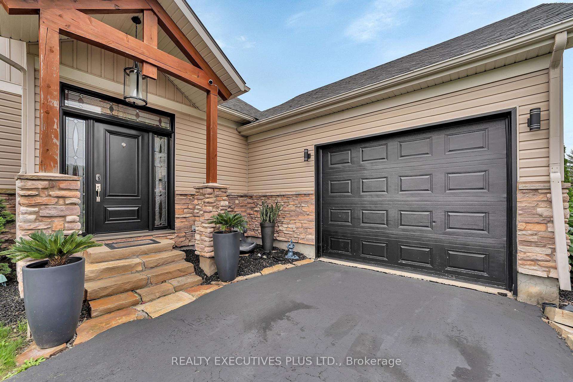 Photo 4 of 1198 Fieldown Street, Ottawa, Cumberland Ridge — HOMEH
