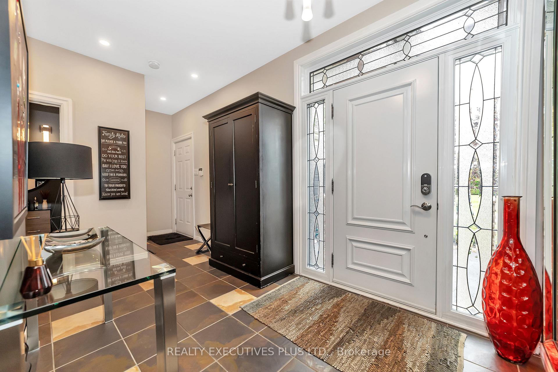 Photo 5 of 1198 Fieldown Street, Ottawa, Cumberland Ridge — HOMEH