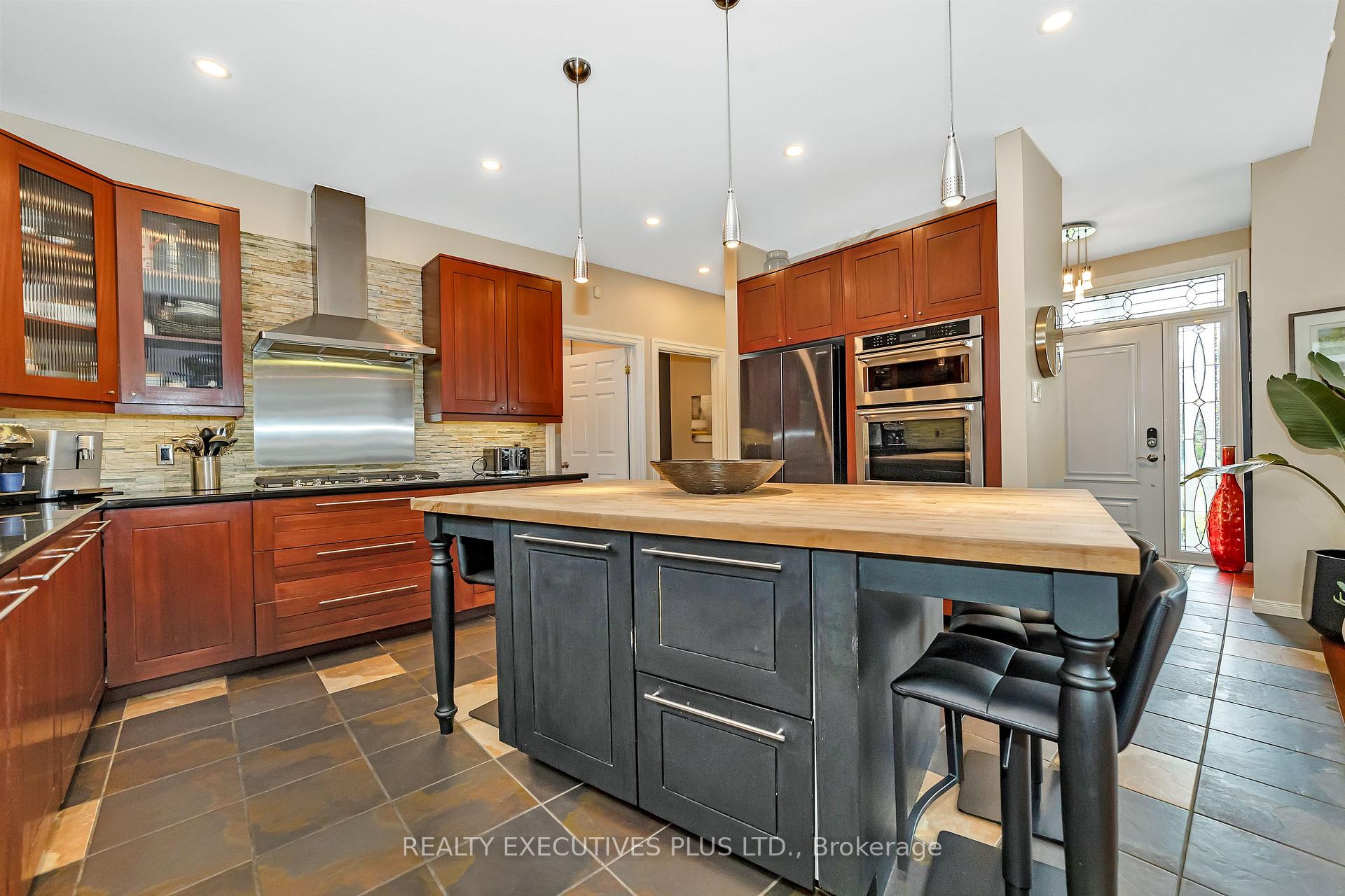 Photo 9 of 1198 Fieldown Street, Ottawa, Cumberland Ridge — HOMEH