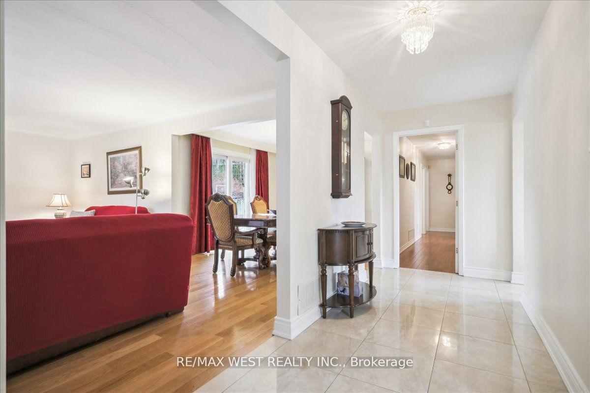 Photo 4 of 117 Willis Road, Vaughan, East Woodbridge — HOMEH