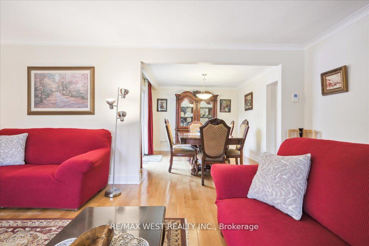 Photo 6 of 117 Willis Road, Vaughan, East Woodbridge — HOMEH