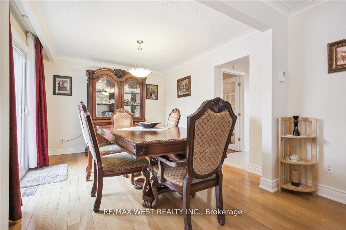 Photo 7 of 117 Willis Road, Vaughan, East Woodbridge — HOMEH