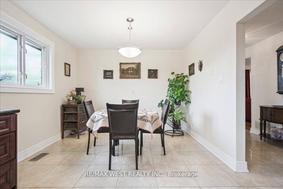 Photo 11 of 117 Willis Road, Vaughan, East Woodbridge — HOMEH