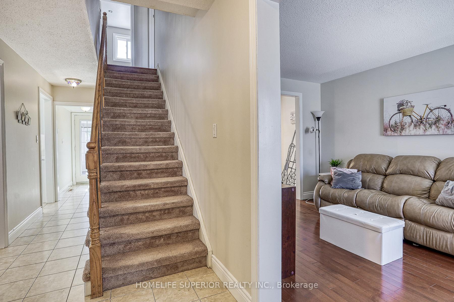 Photo 3 of 88 Vanessa Place, Whitby, Blue Grass Meadows — HOMEH