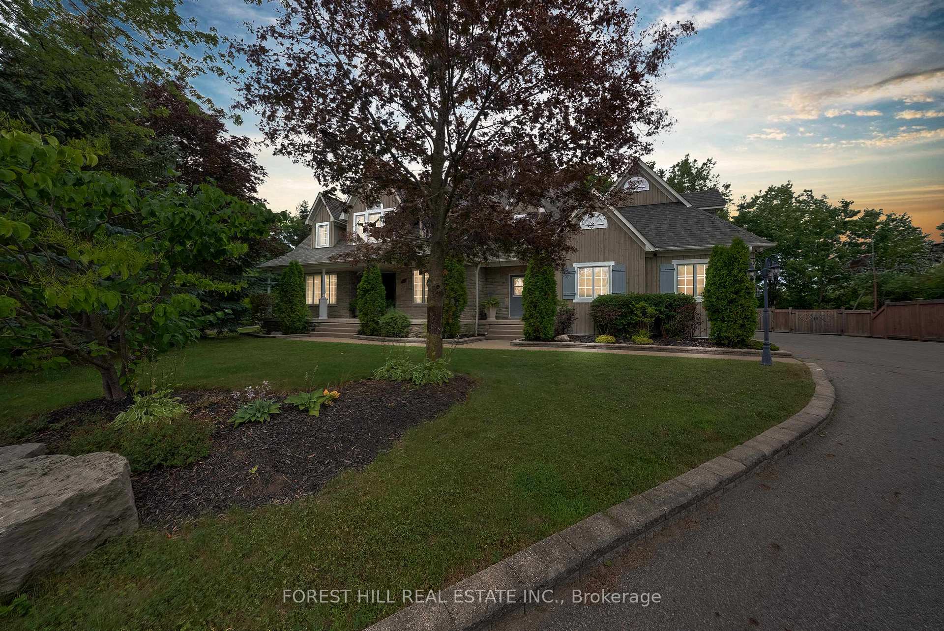 Photo 2 of Unit Upper, 160 Kootenay Ridge, Vaughan, Rural Vaughan — HOMEH