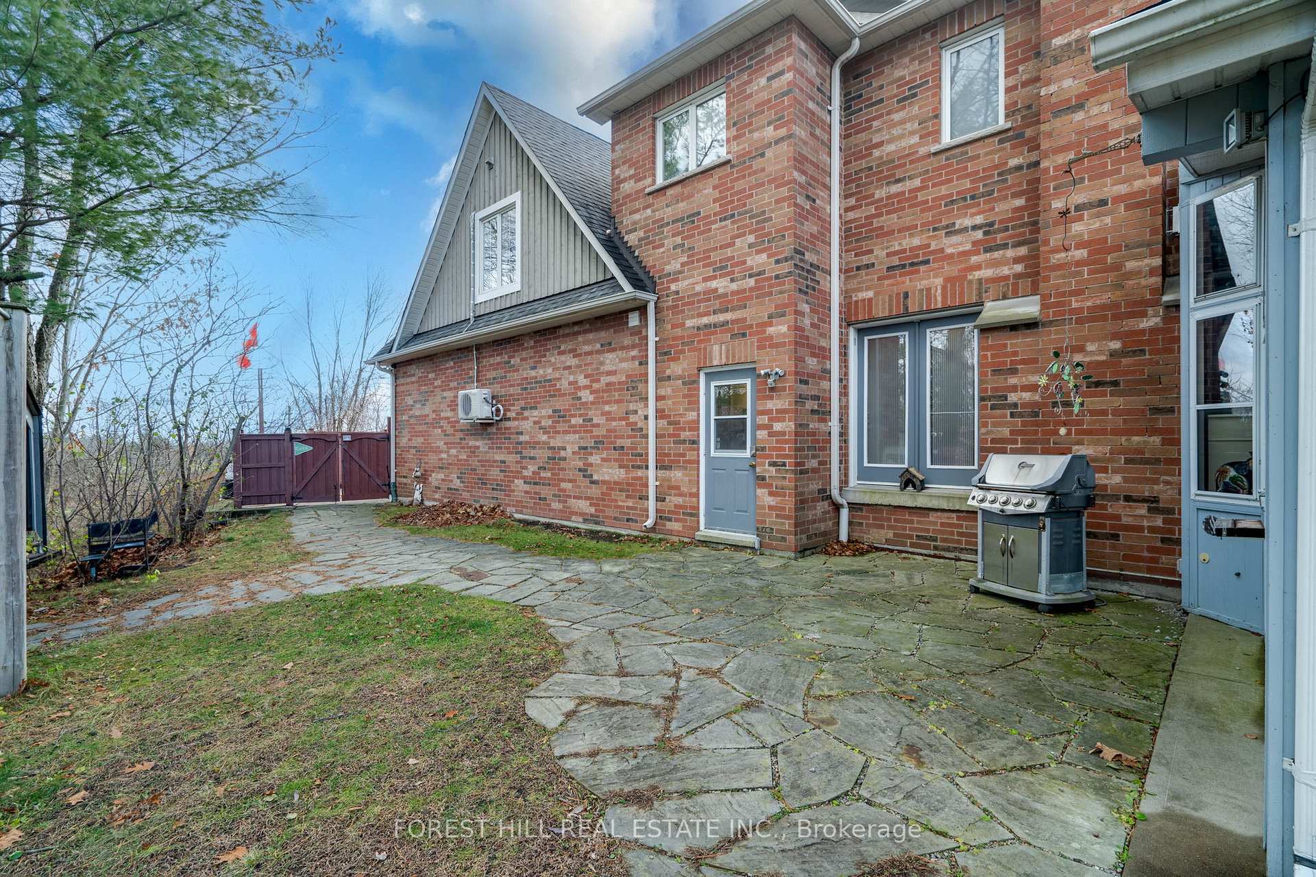 Photo 3 of Unit Upper, 160 Kootenay Ridge, Vaughan, Rural Vaughan — HOMEH