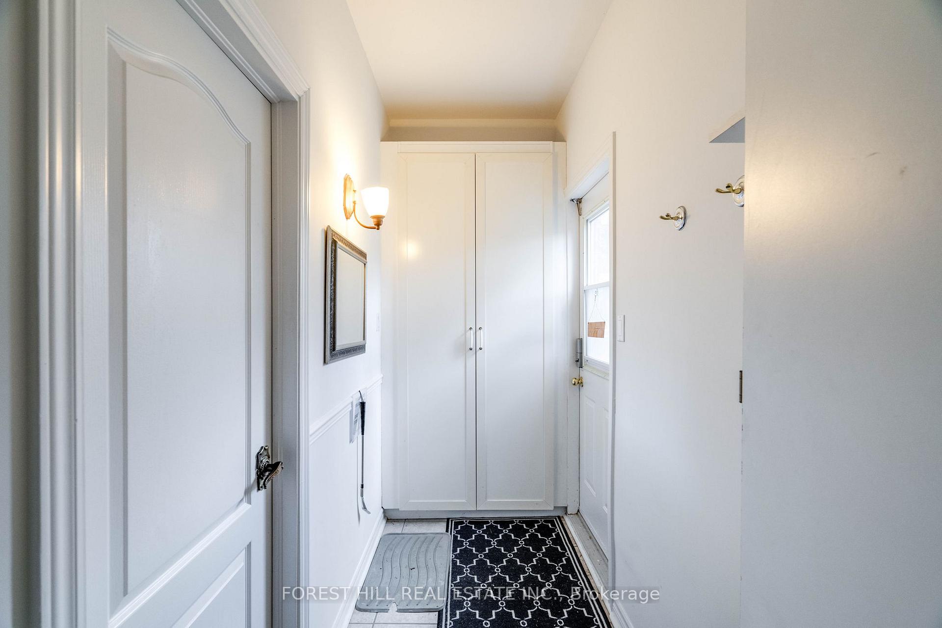 Photo 4 of Unit Upper, 160 Kootenay Ridge, Vaughan, Rural Vaughan — HOMEH