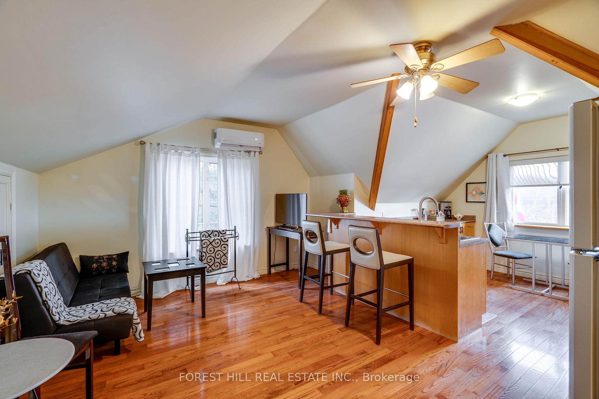 Photo 5 of Unit Upper, 160 Kootenay Ridge, Vaughan, Rural Vaughan — HOMEH