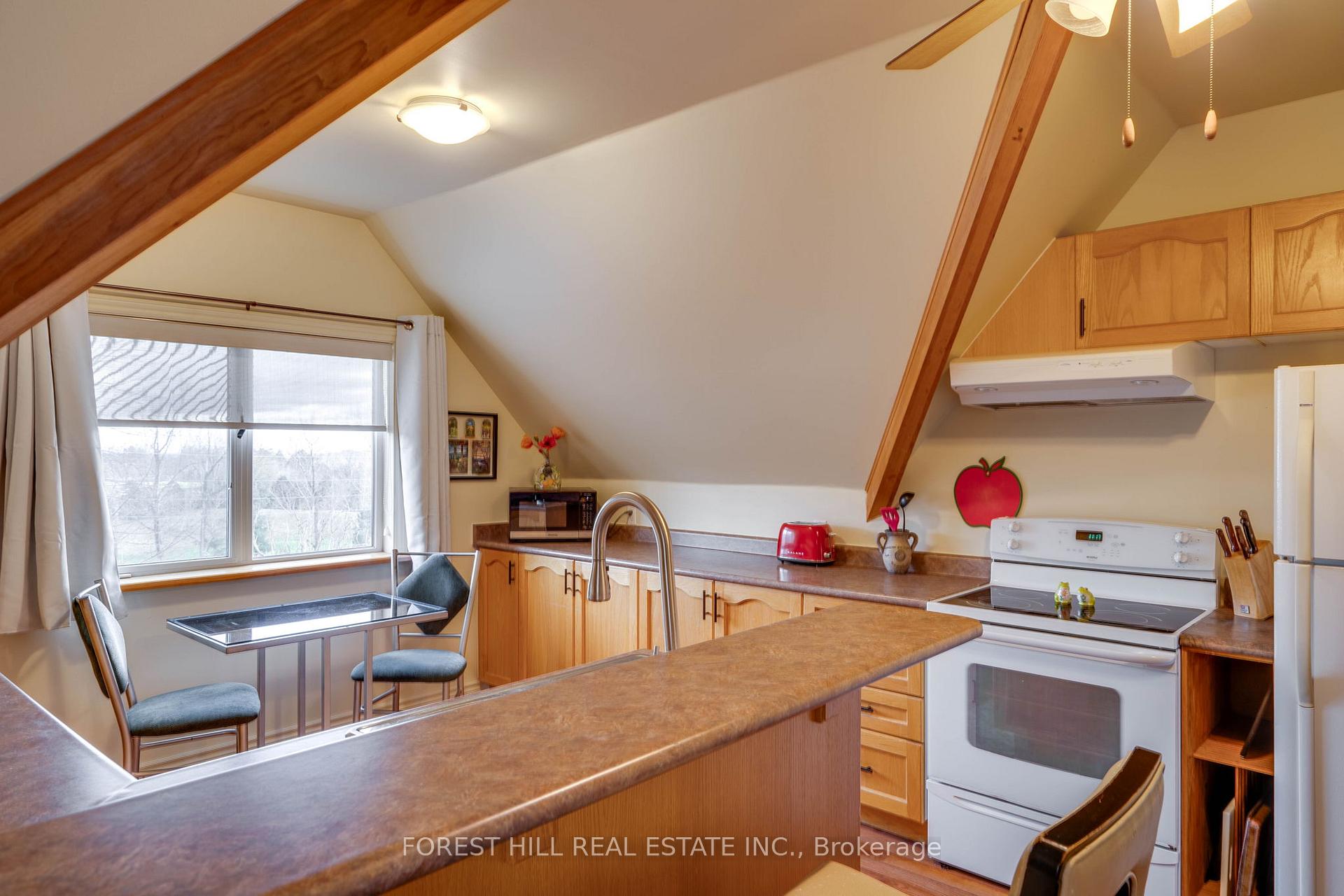 Photo 7 of Unit Upper, 160 Kootenay Ridge, Vaughan, Rural Vaughan — HOMEH