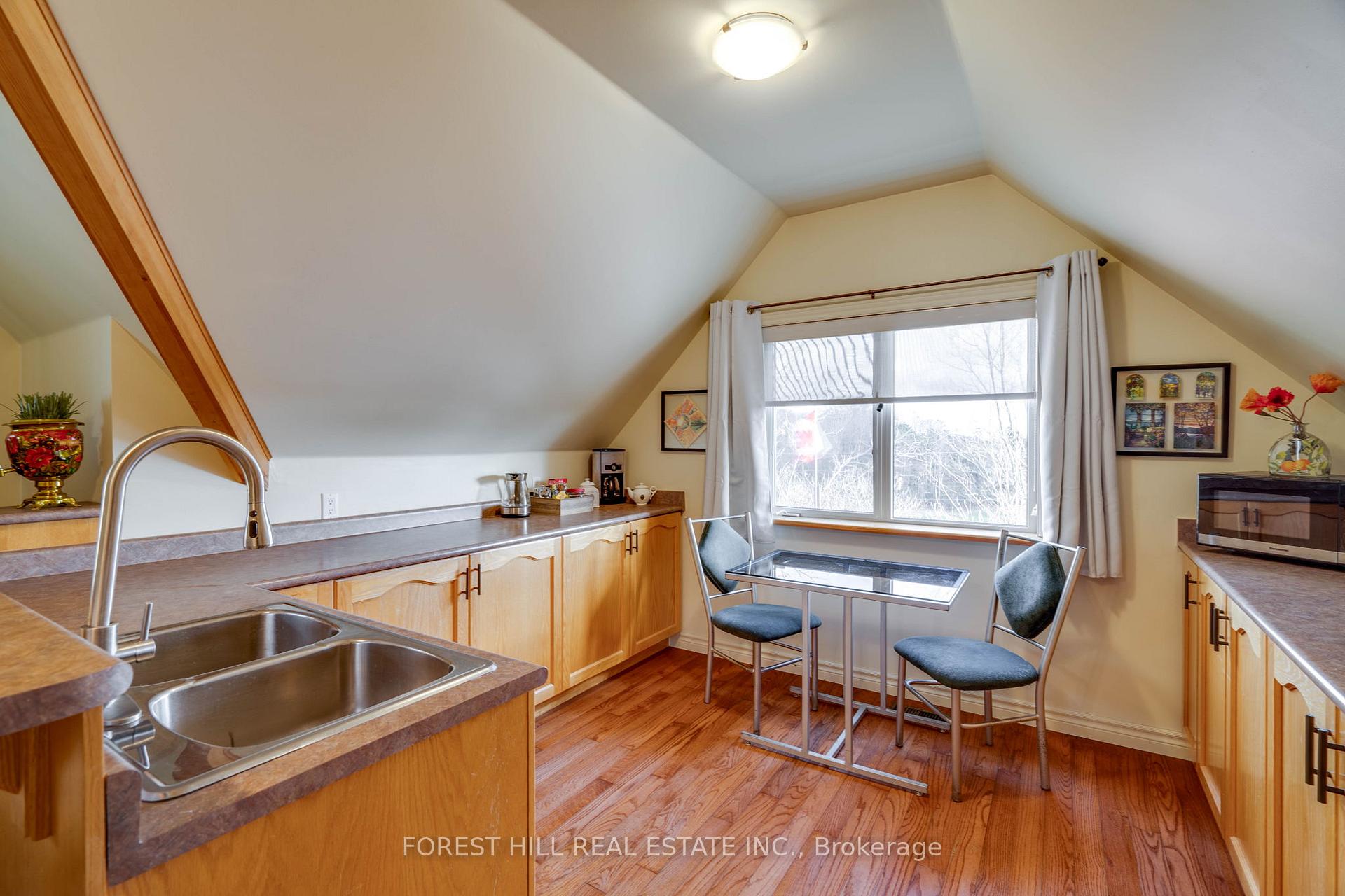 Photo 8 of Unit Upper, 160 Kootenay Ridge, Vaughan, Rural Vaughan — HOMEH
