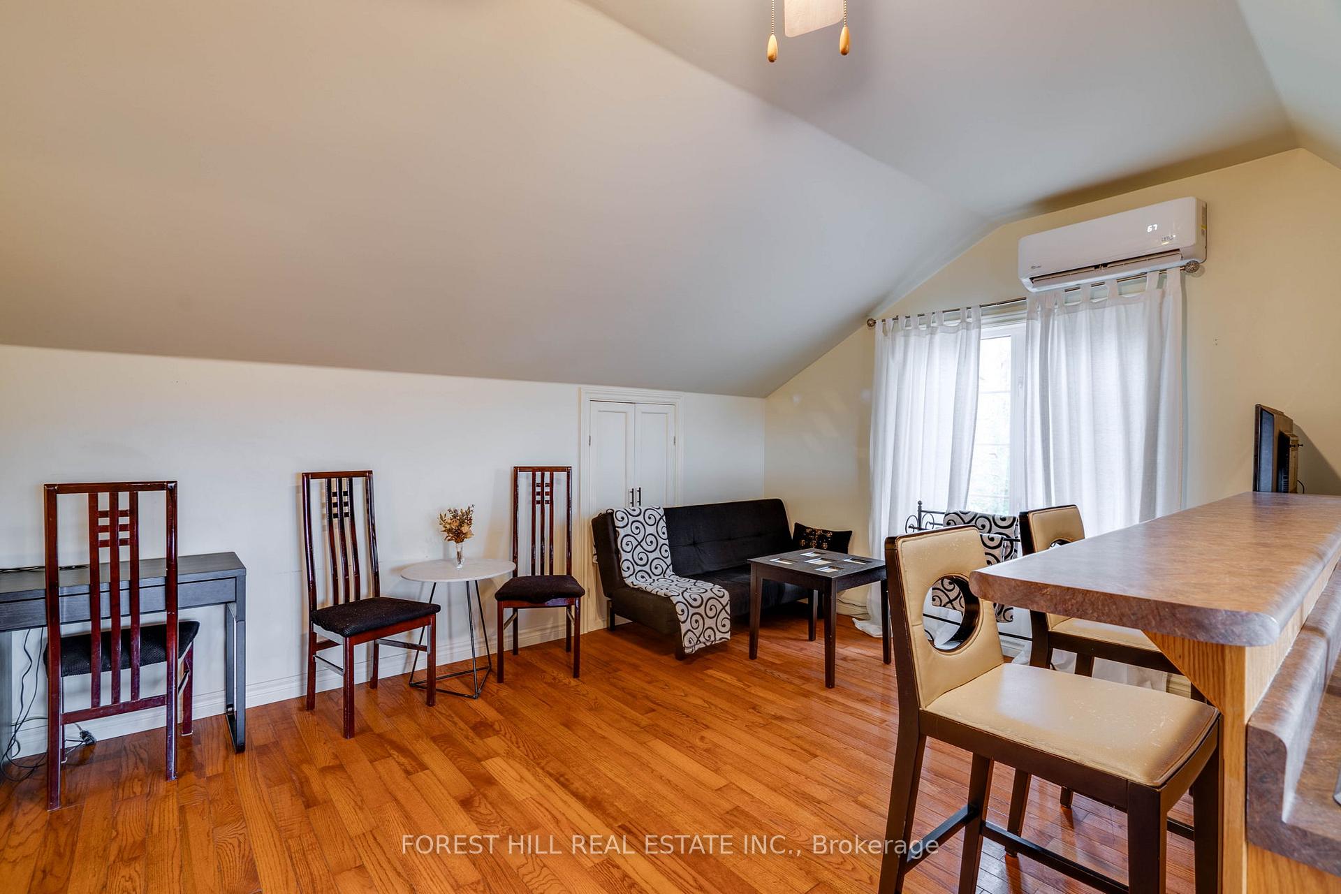 Photo 9 of Unit Upper, 160 Kootenay Ridge, Vaughan, Rural Vaughan — HOMEH