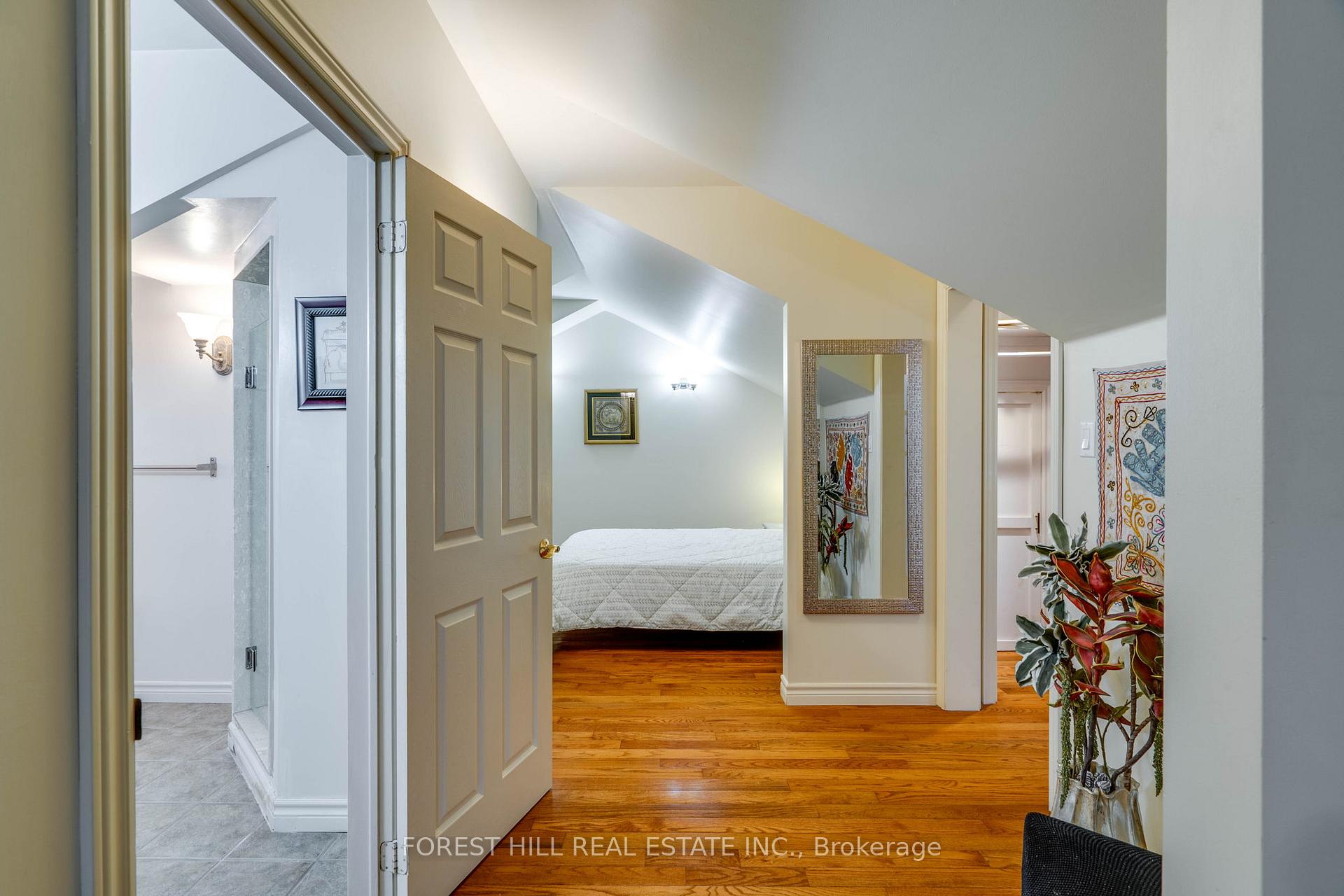 Photo 11 of Unit Upper, 160 Kootenay Ridge, Vaughan, Rural Vaughan — HOMEH