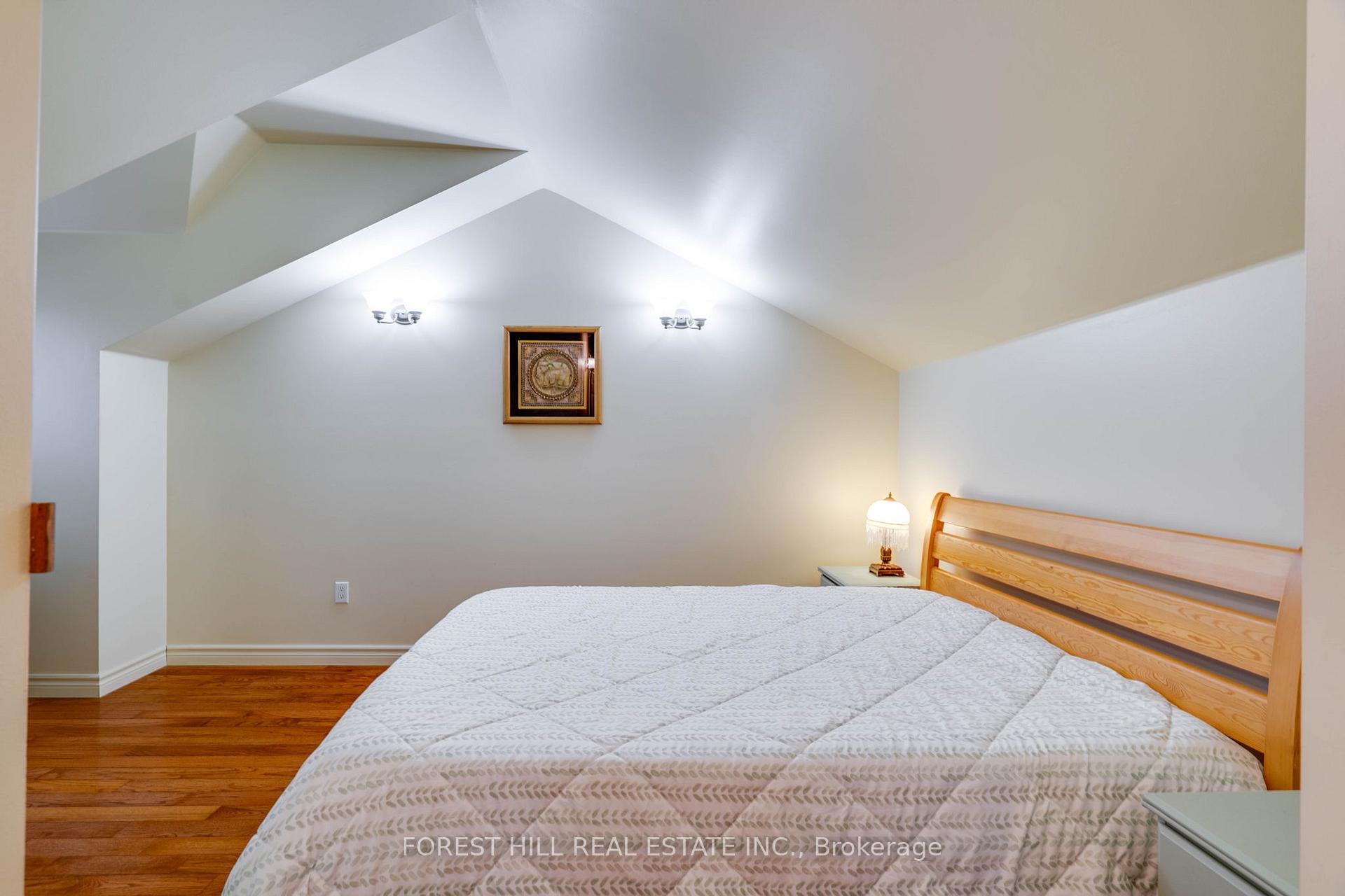 Photo 12 of Unit Upper, 160 Kootenay Ridge, Vaughan, Rural Vaughan — HOMEH