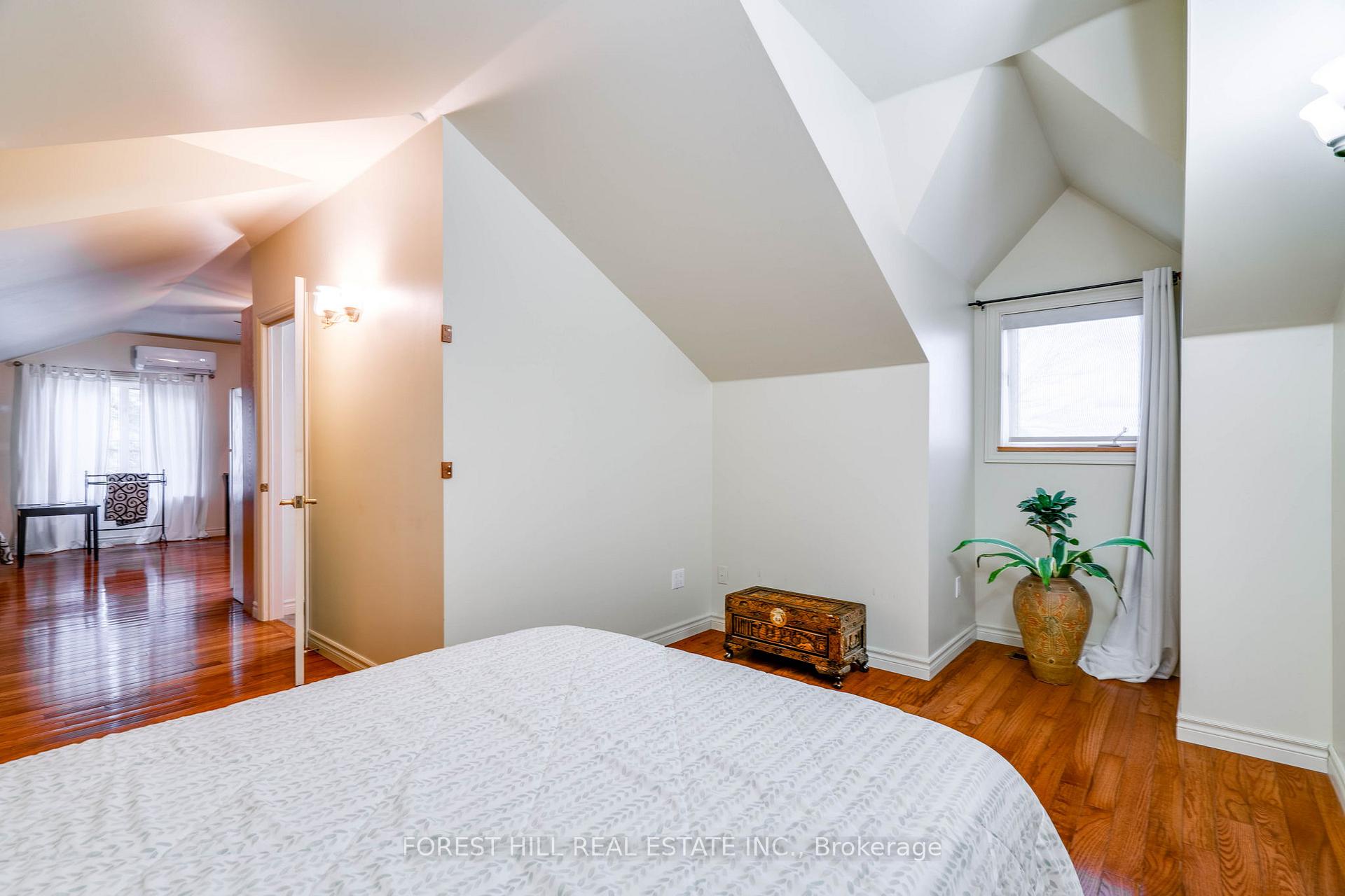 Photo 14 of Unit Upper, 160 Kootenay Ridge, Vaughan, Rural Vaughan — HOMEH
