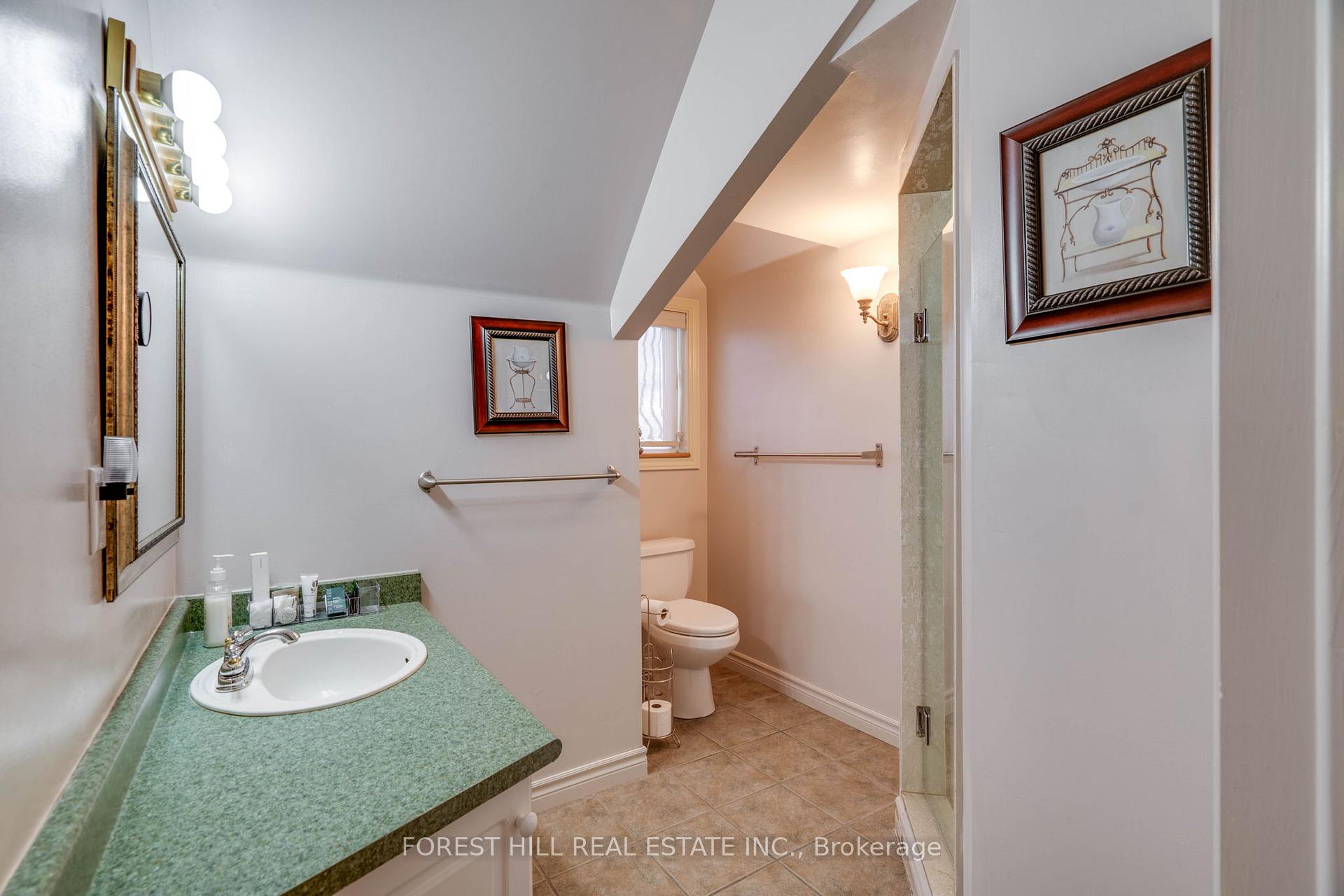 Photo 15 of Unit Upper, 160 Kootenay Ridge, Vaughan, Rural Vaughan — HOMEH