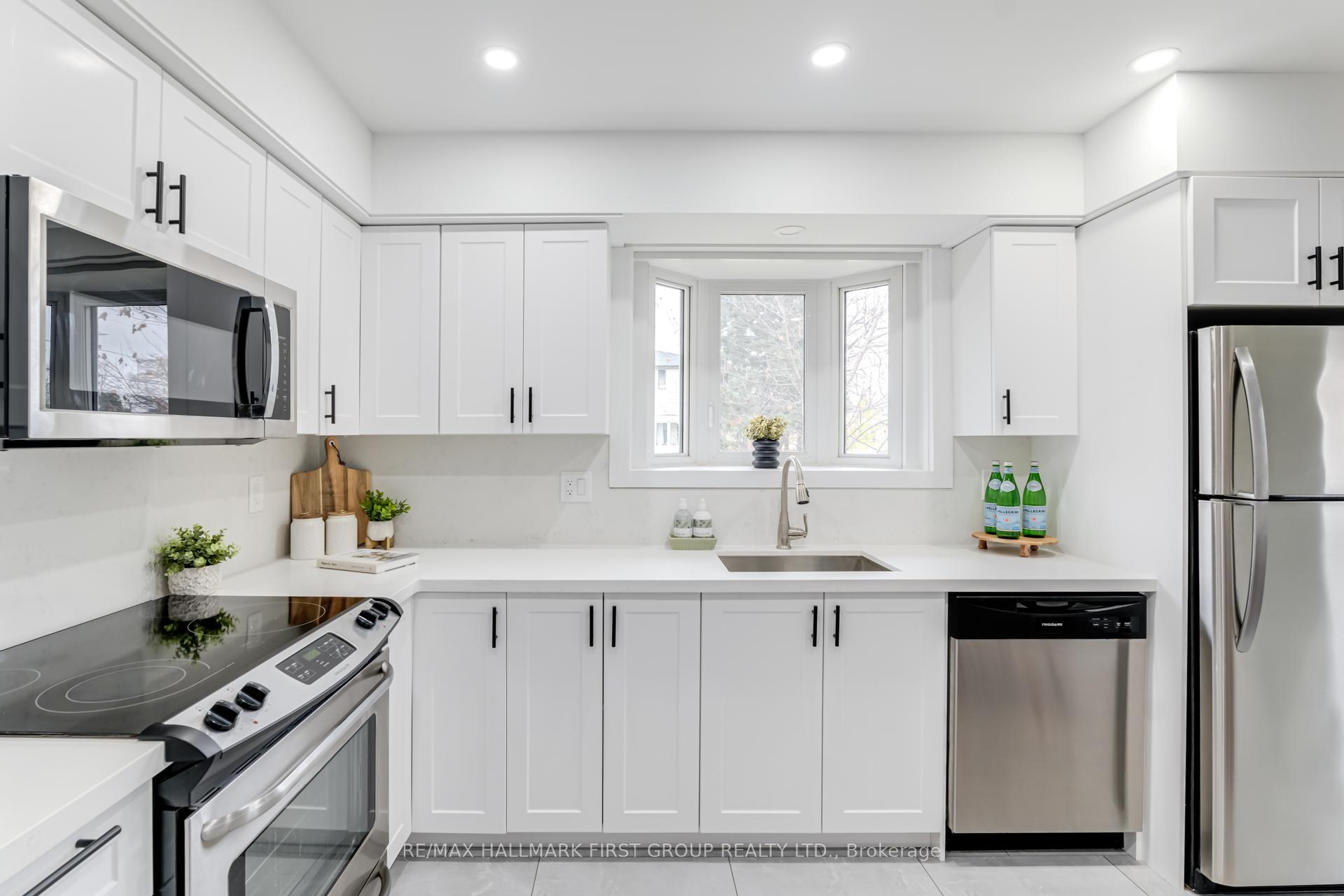 Photo 5 of 837 Hillcrest Road, Pickering, West Shore — HOMEH