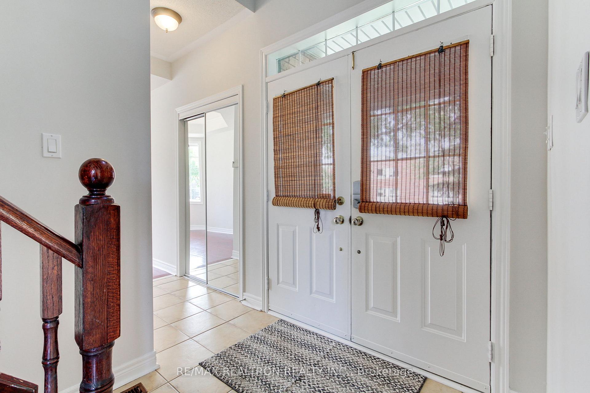 Photo 6 of 119 Watkins Glen Crescent, Aurora, Bayview Wellington — HOMEH
