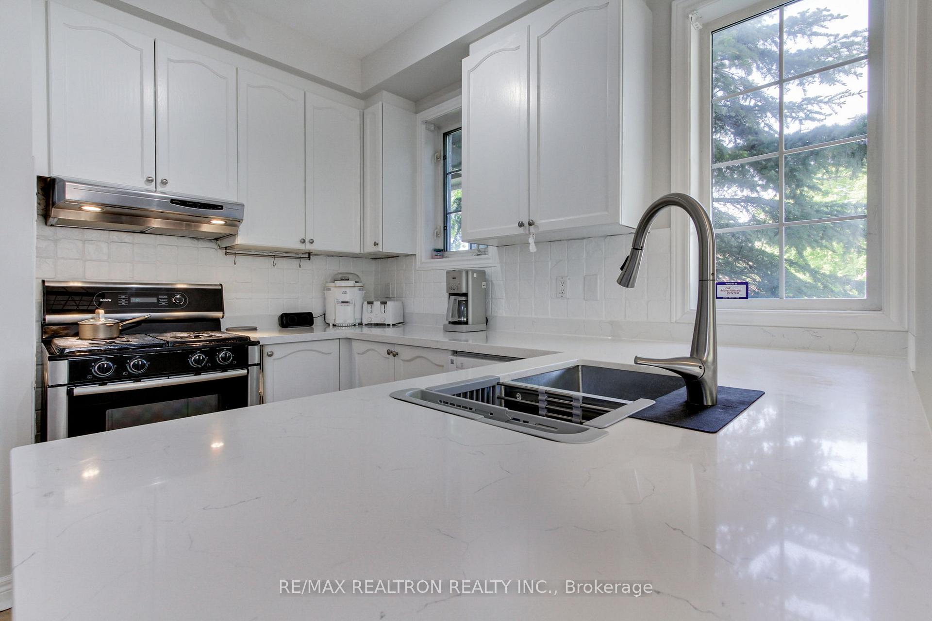 Photo 11 of 119 Watkins Glen Crescent, Aurora, Bayview Wellington — HOMEH