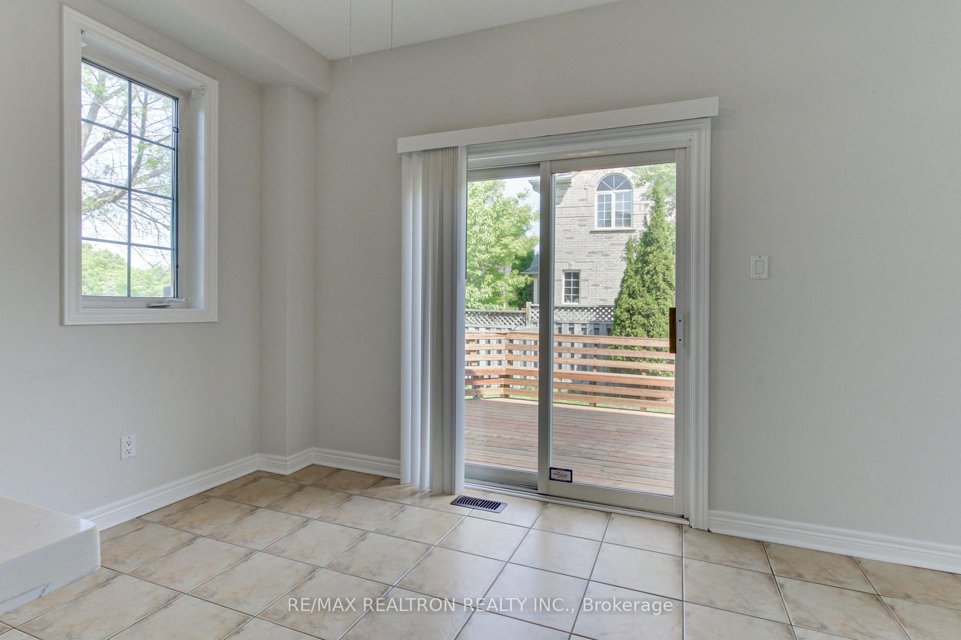Photo 13 of 119 Watkins Glen Crescent, Aurora, Bayview Wellington — HOMEH