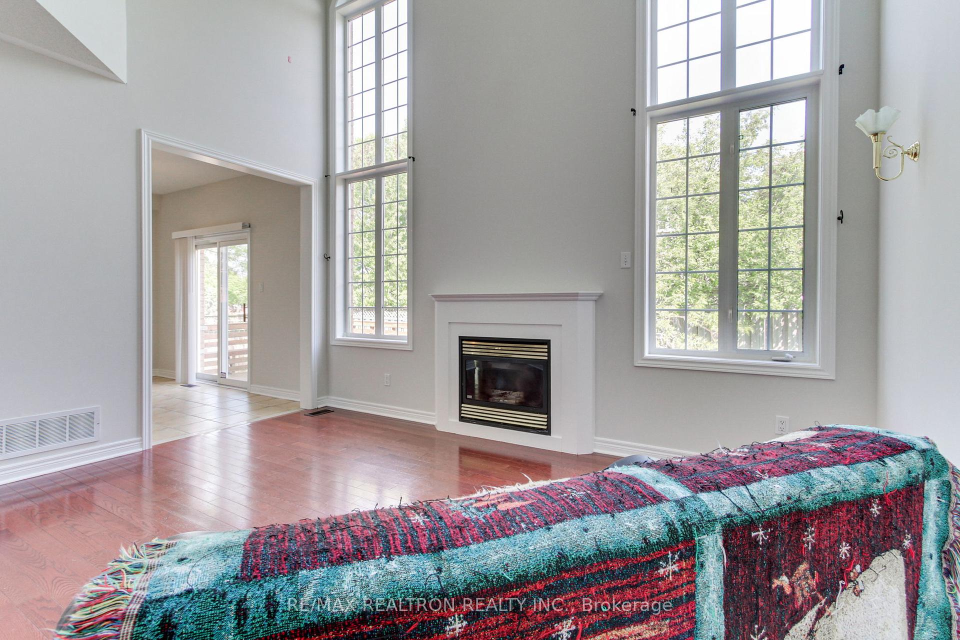 Photo 17 of 119 Watkins Glen Crescent, Aurora, Bayview Wellington — HOMEH