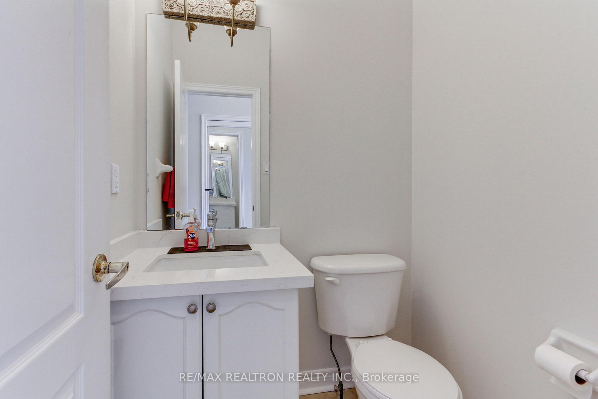 Photo 22 of 119 Watkins Glen Crescent, Aurora, Bayview Wellington — HOMEH