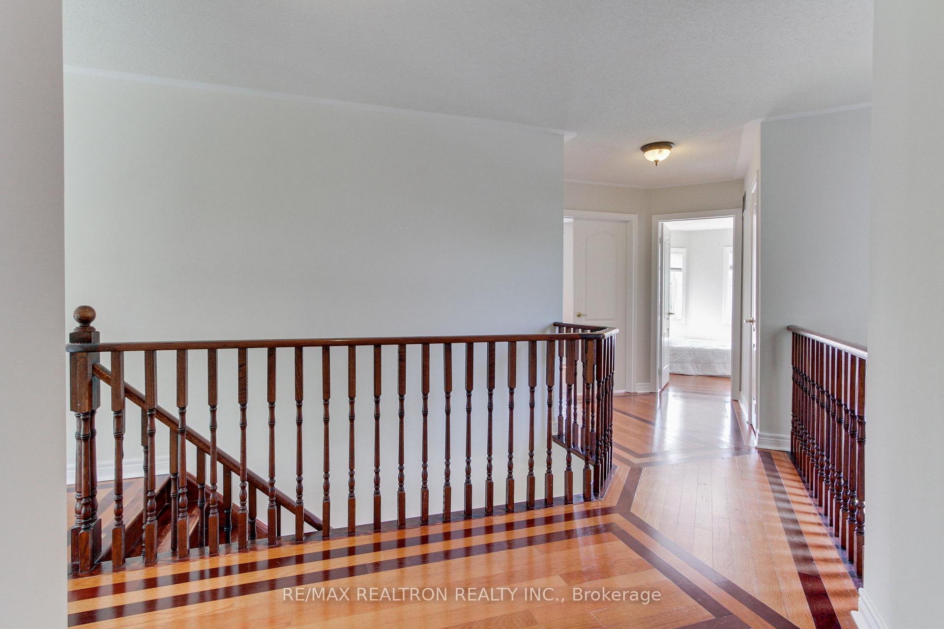 Photo 23 of 119 Watkins Glen Crescent, Aurora, Bayview Wellington — HOMEH