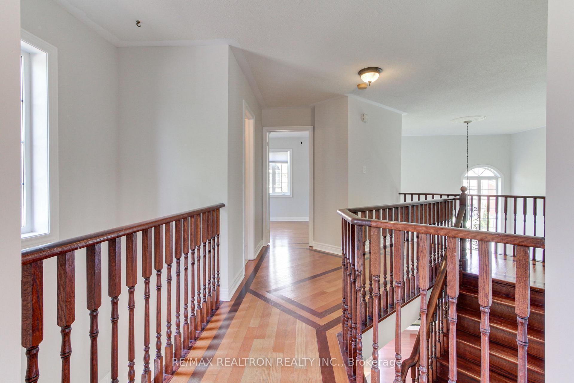 Photo 24 of 119 Watkins Glen Crescent, Aurora, Bayview Wellington — HOMEH