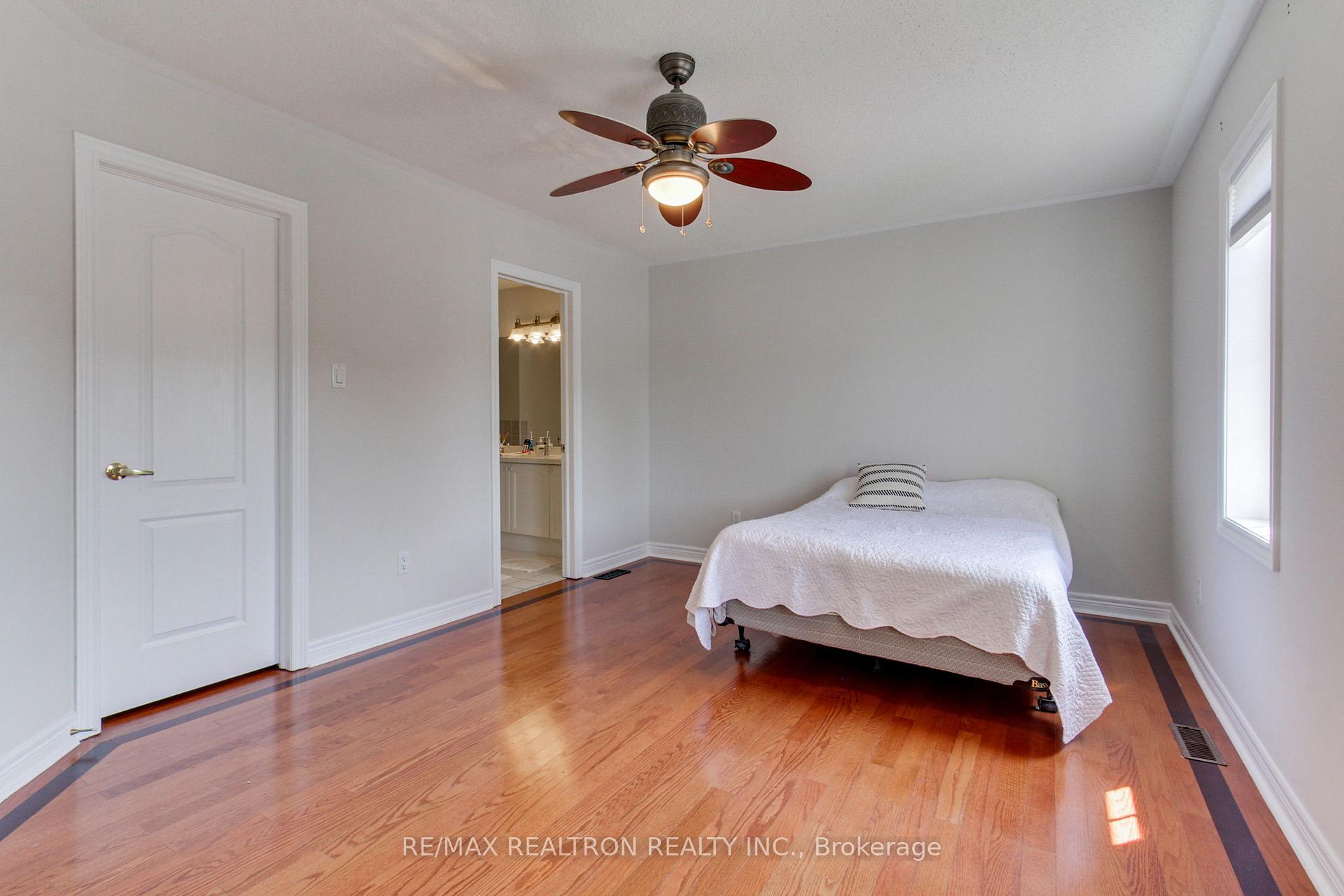 Photo 25 of 119 Watkins Glen Crescent, Aurora, Bayview Wellington — HOMEH