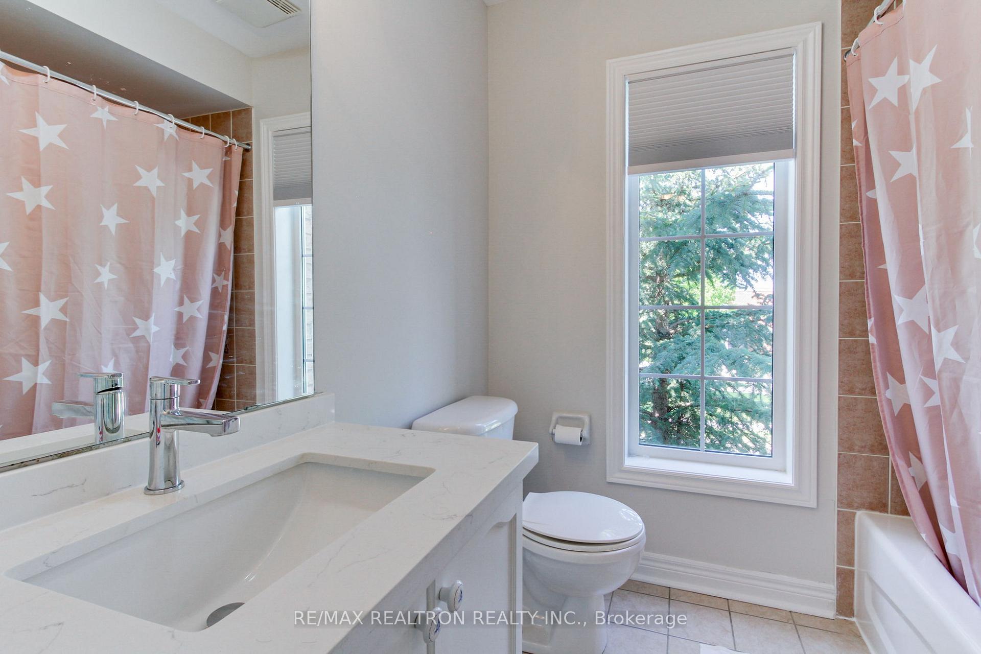 Photo 27 of 119 Watkins Glen Crescent, Aurora, Bayview Wellington — HOMEH